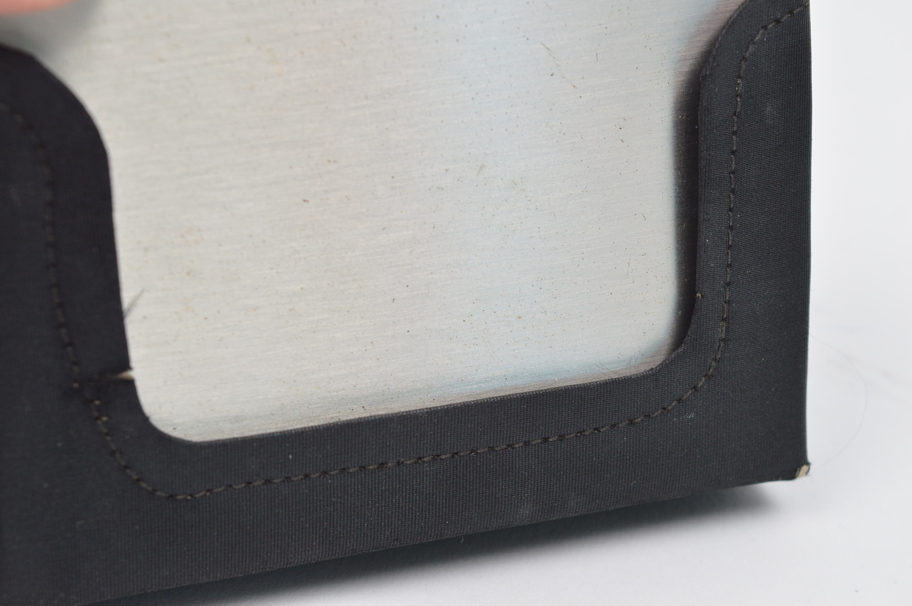 Volupte Compact Case with Carrier