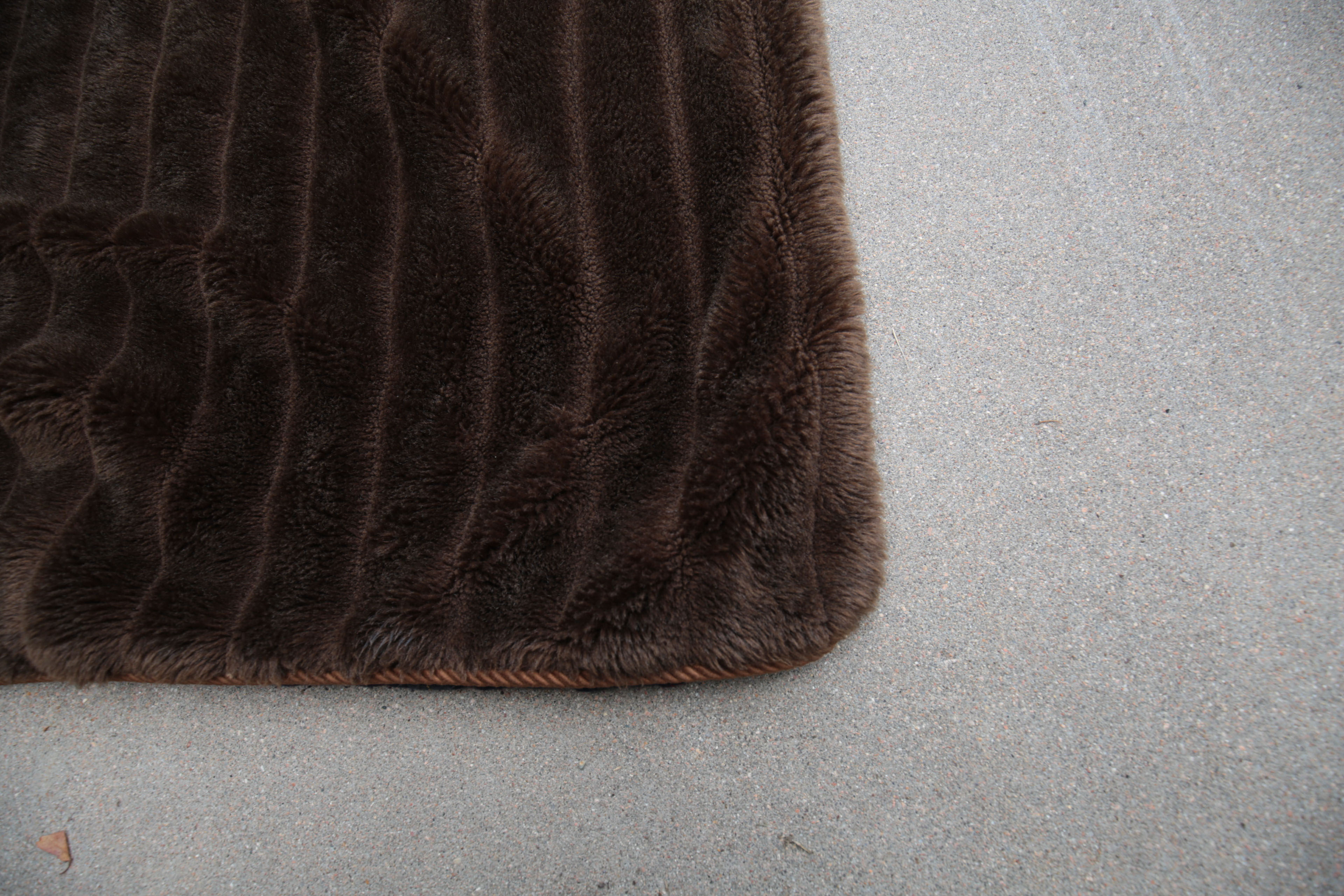 Reversible Faux Fur Throw