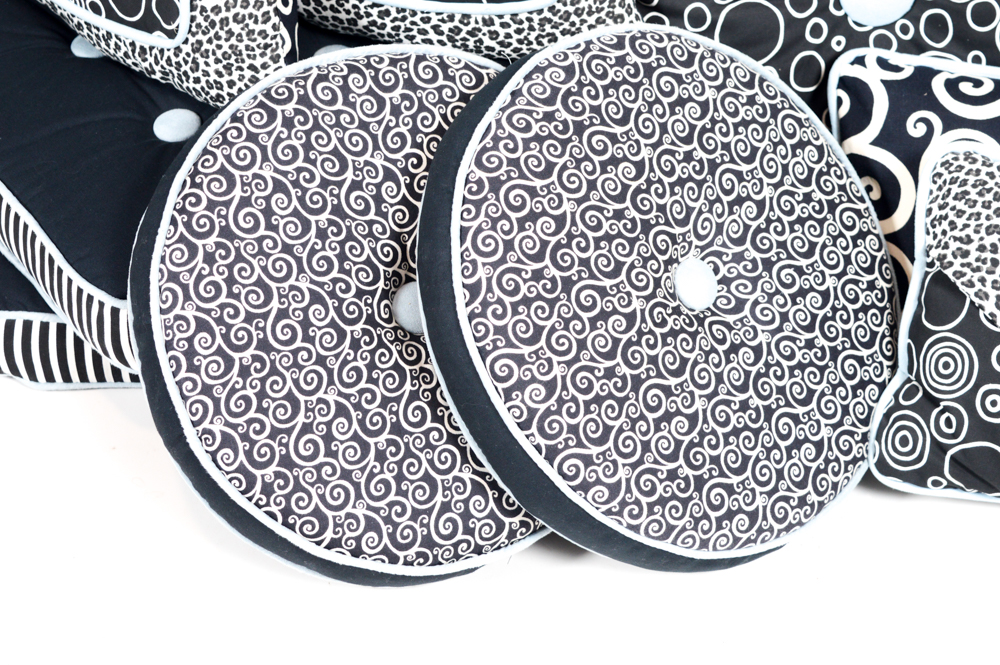 Black and White Throw Pillow Set