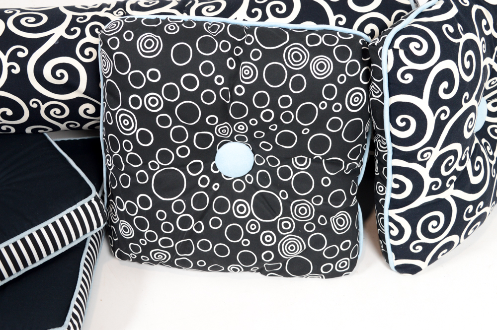 Black and White Throw Pillow Set