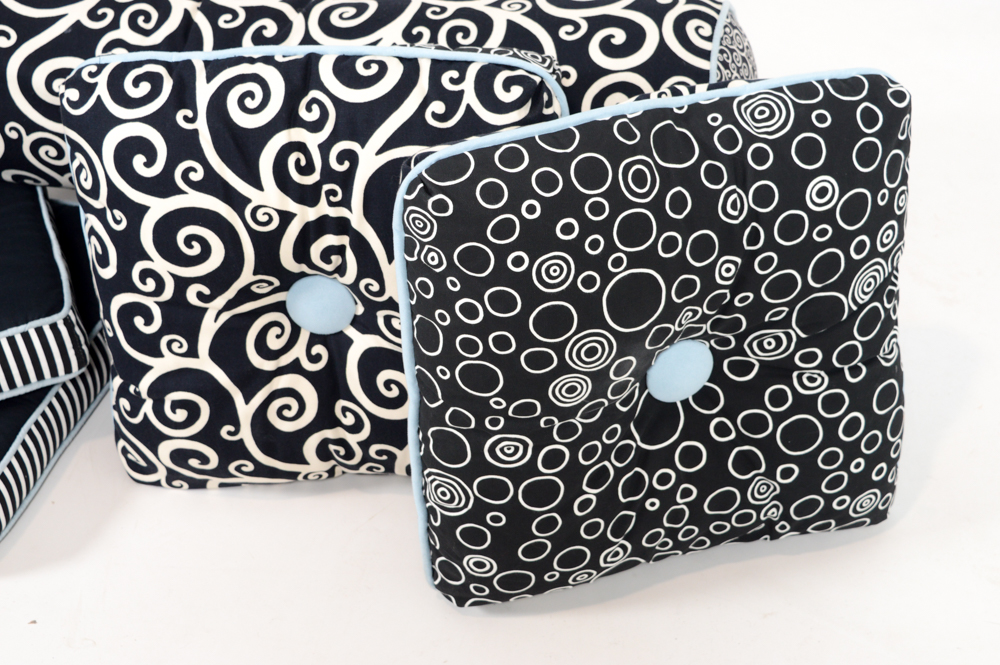 Black and White Throw Pillow Set