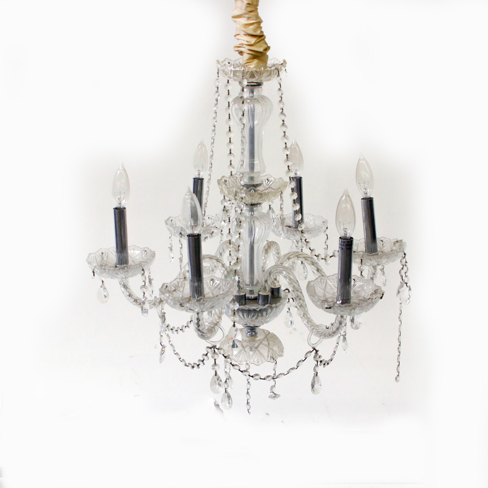 Traditional Style Glass Chandelier