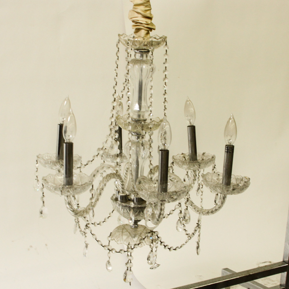 Traditional Style Glass Chandelier