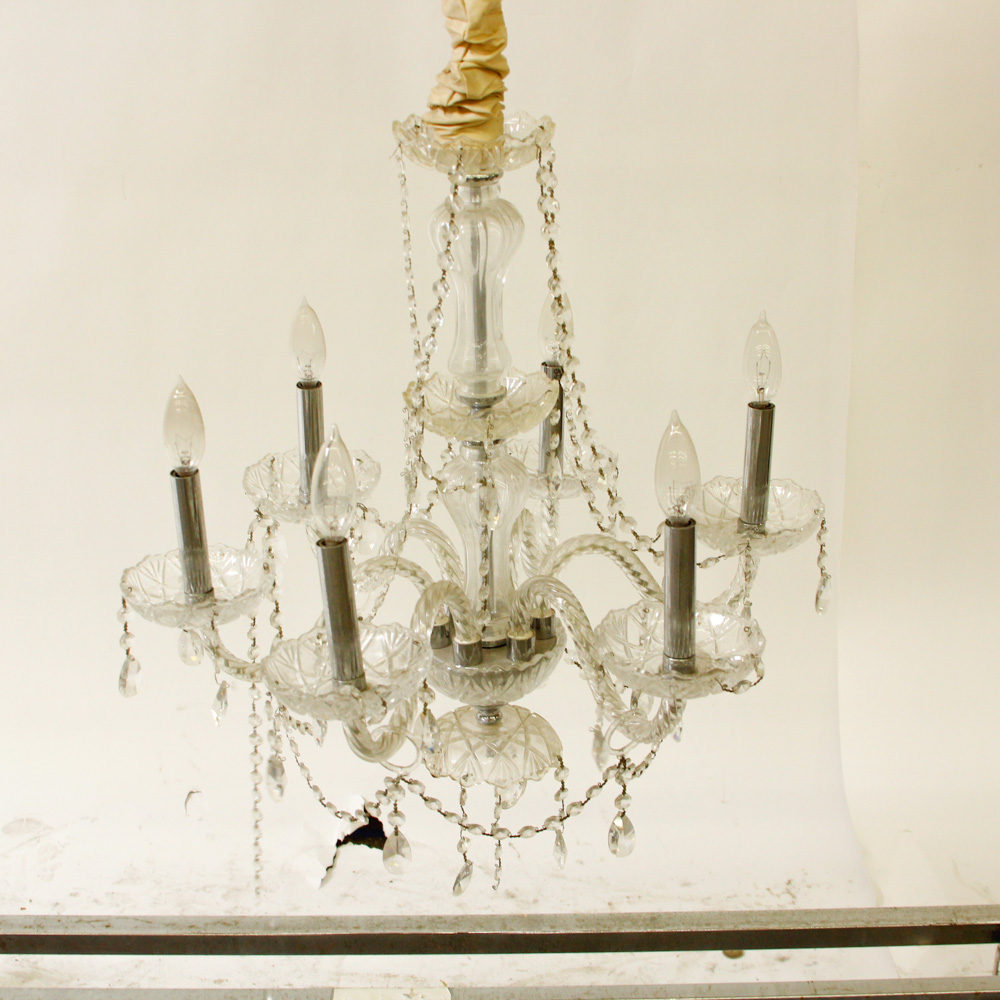 Traditional Style Glass Chandelier