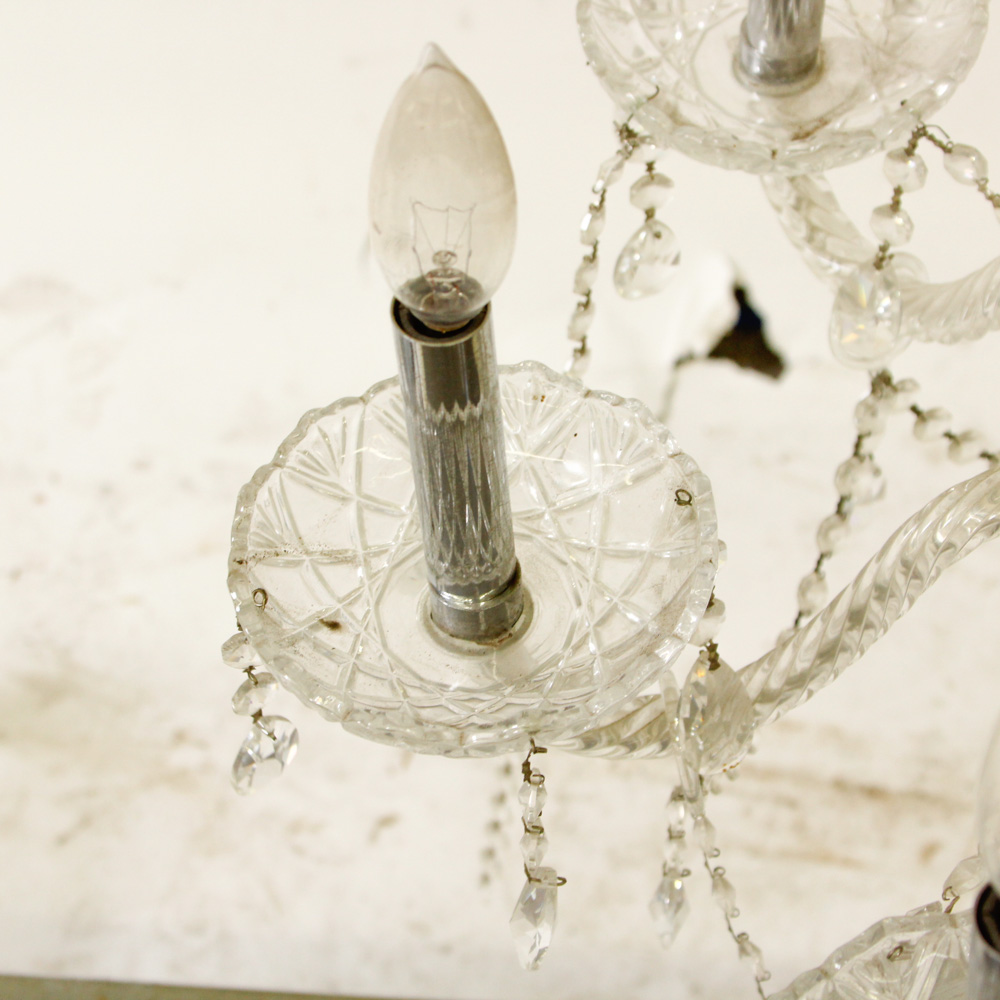 Traditional Style Glass Chandelier