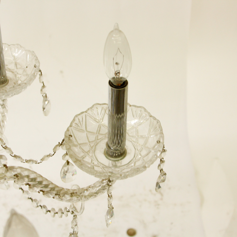 Traditional Style Glass Chandelier