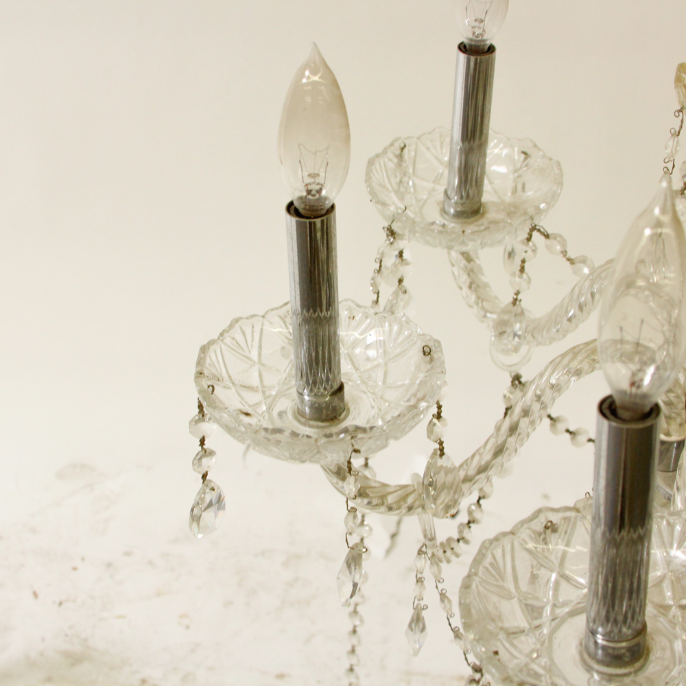 Traditional Style Glass Chandelier