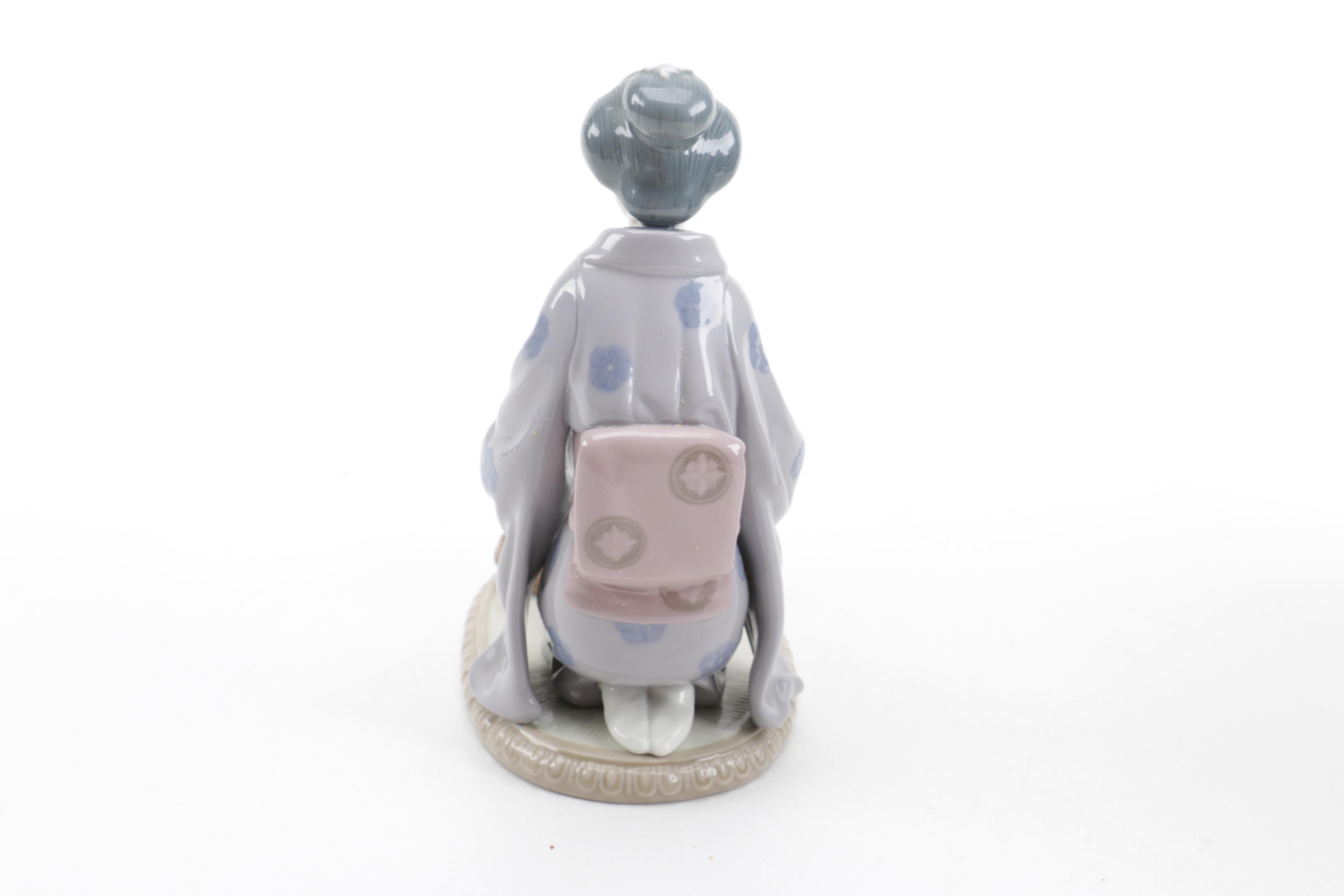 Lladró "Japanese Girl Serving Tea" Porcelain Figurine