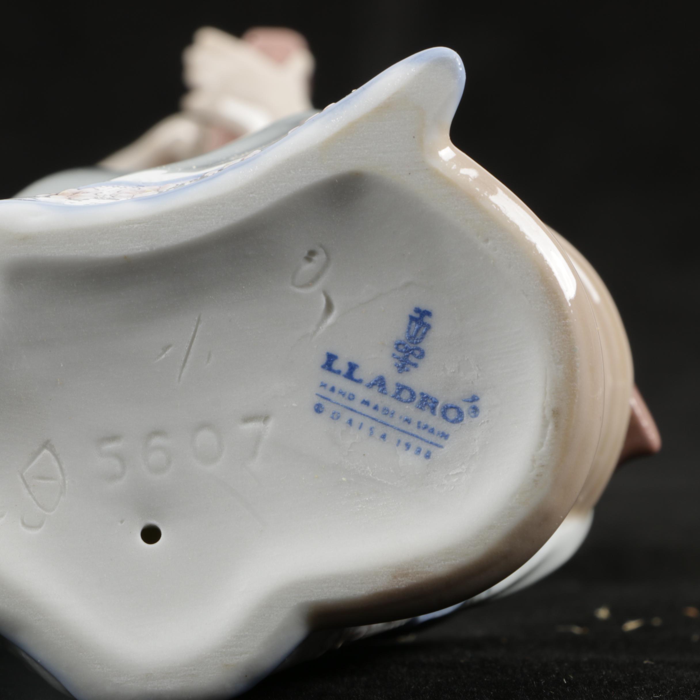 Lladró "Calling a Friend" Figurine