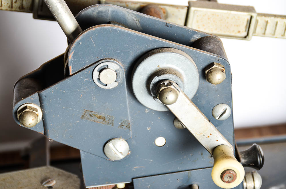 Vintage Sasheen S-12 Bow Maker