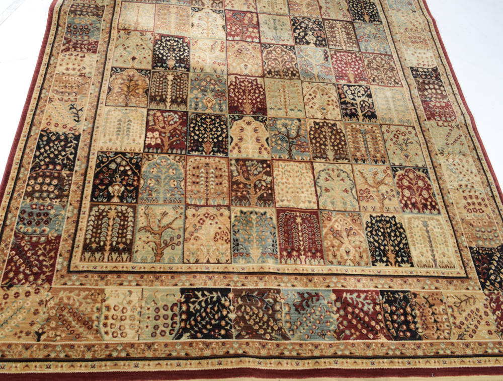 Machine Made Bakhtiari-Style Floral Area Rug