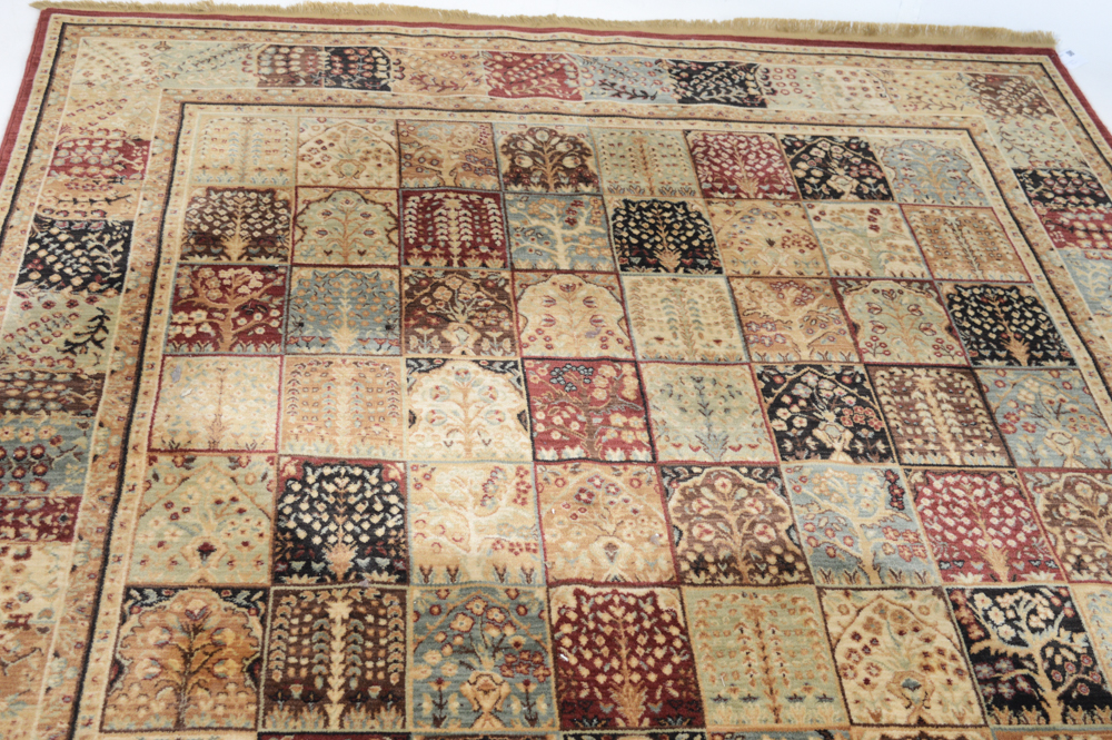 Machine Made Bakhtiari-Style Floral Area Rug