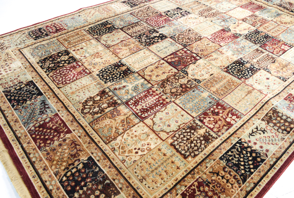 Machine Made Bakhtiari-Style Floral Area Rug