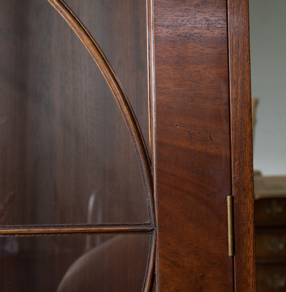 Vintage Hepplewhite Style Mahogany Display Cabinet