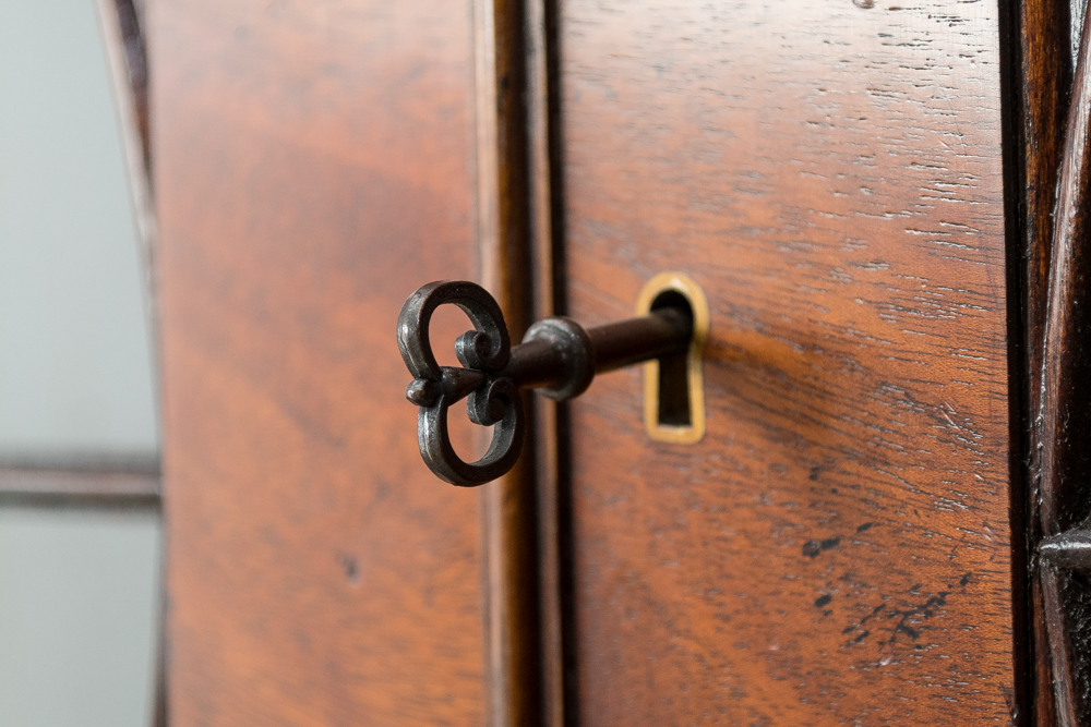 Vintage Hepplewhite Style Mahogany Display Cabinet