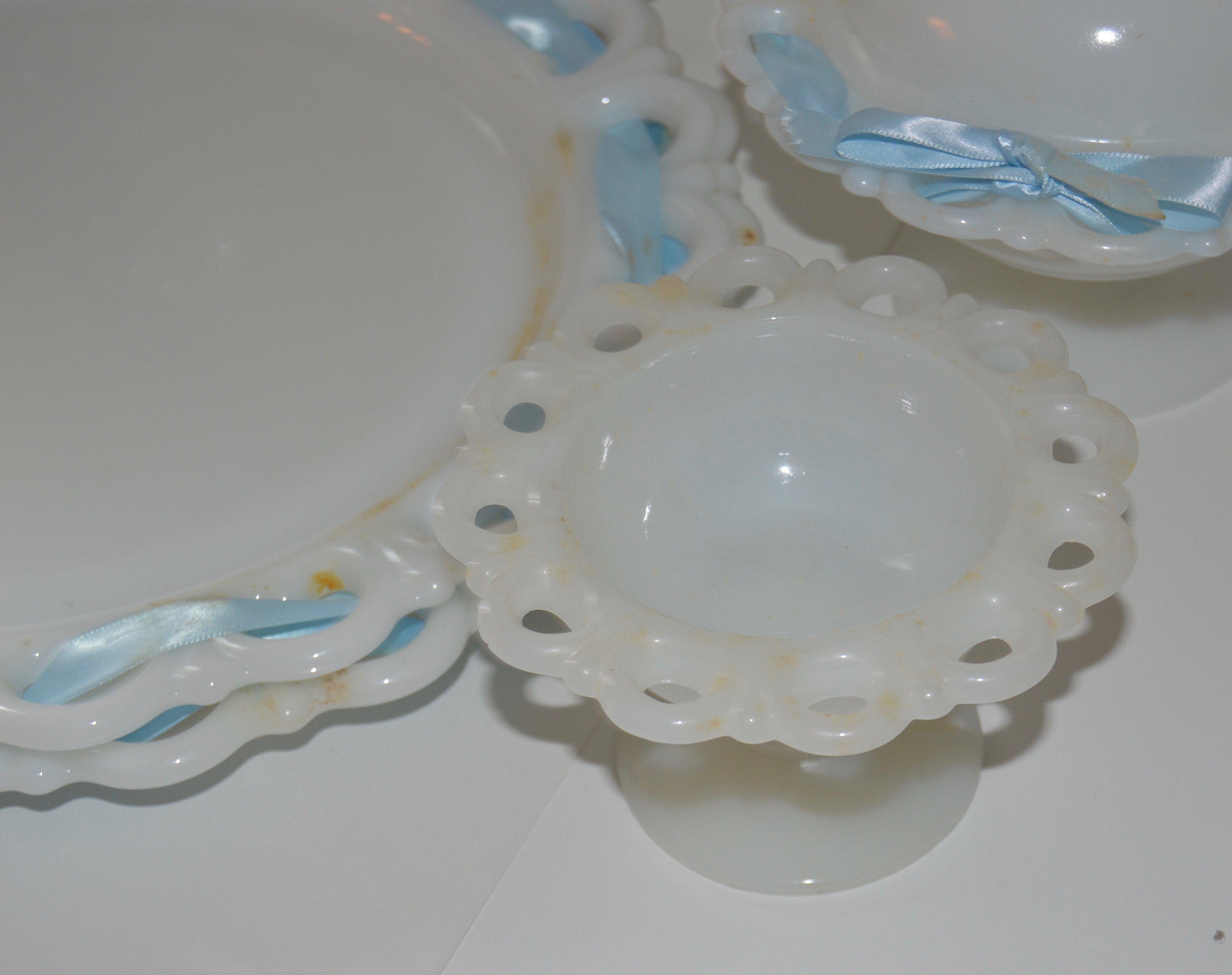 Anchor Hocking "Old Colony" Lace Edge Milk Glass Collection