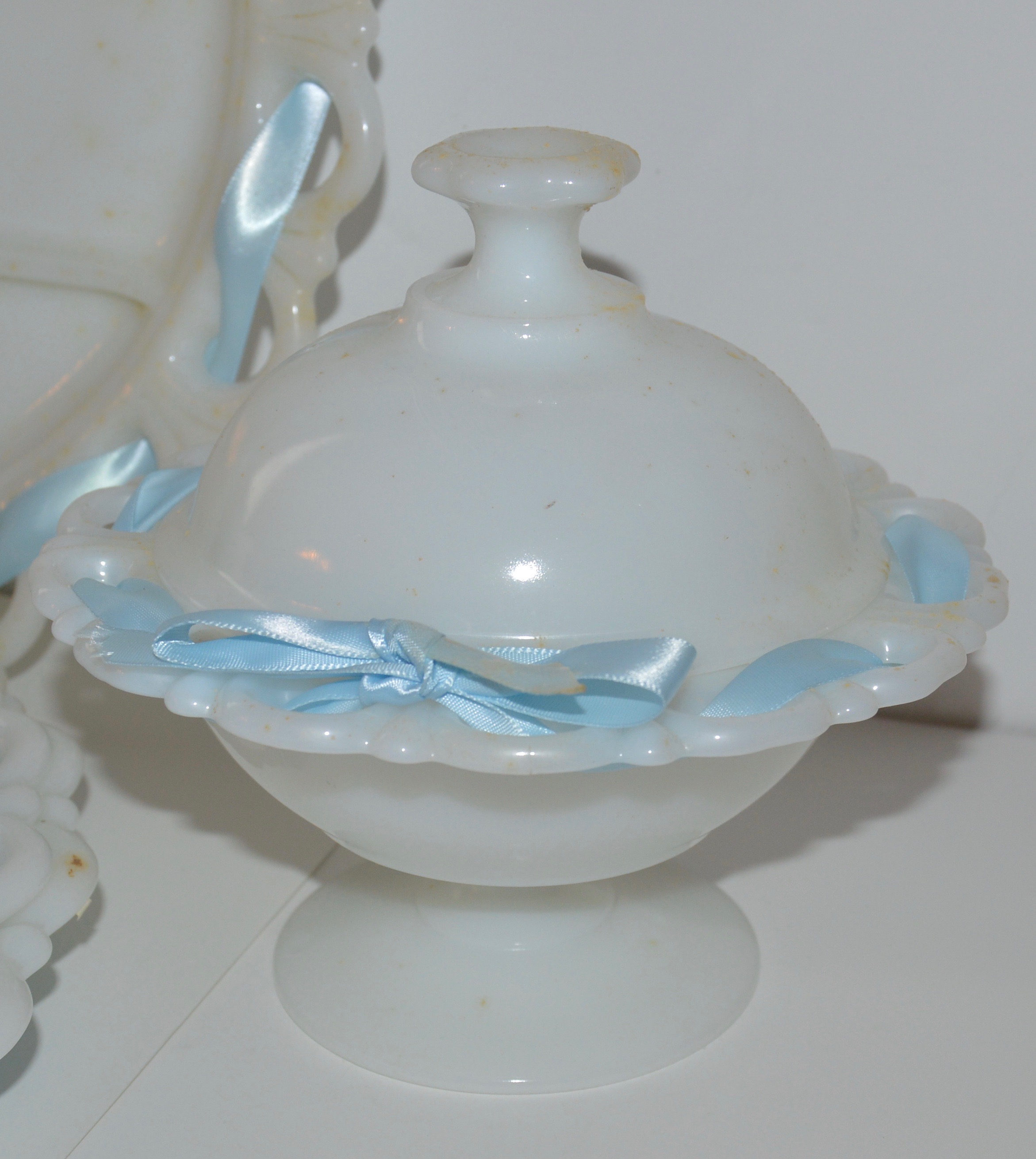 Anchor Hocking "Old Colony" Lace Edge Milk Glass Collection