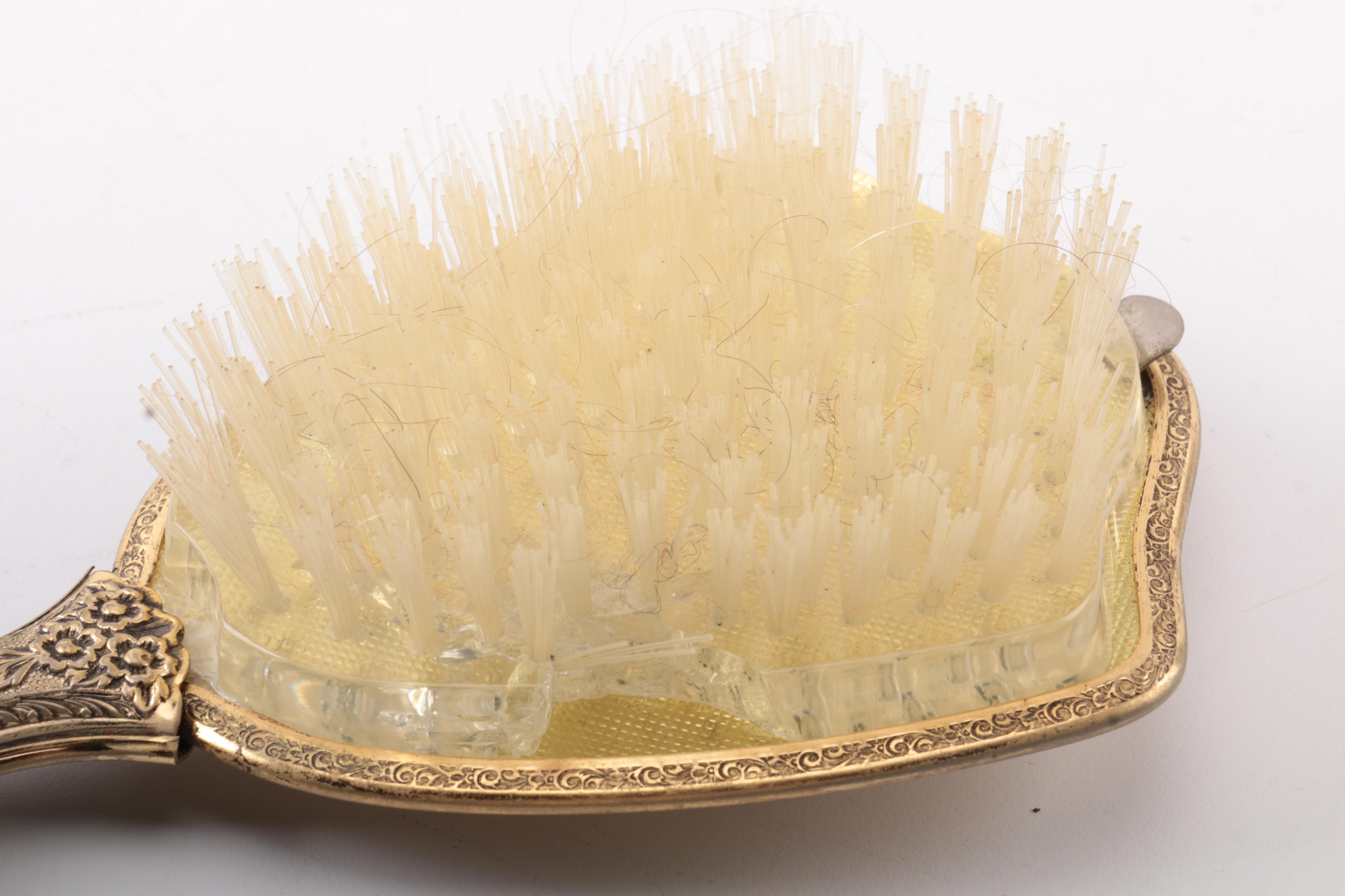 Vintage Vanity Décor Including Ardalt