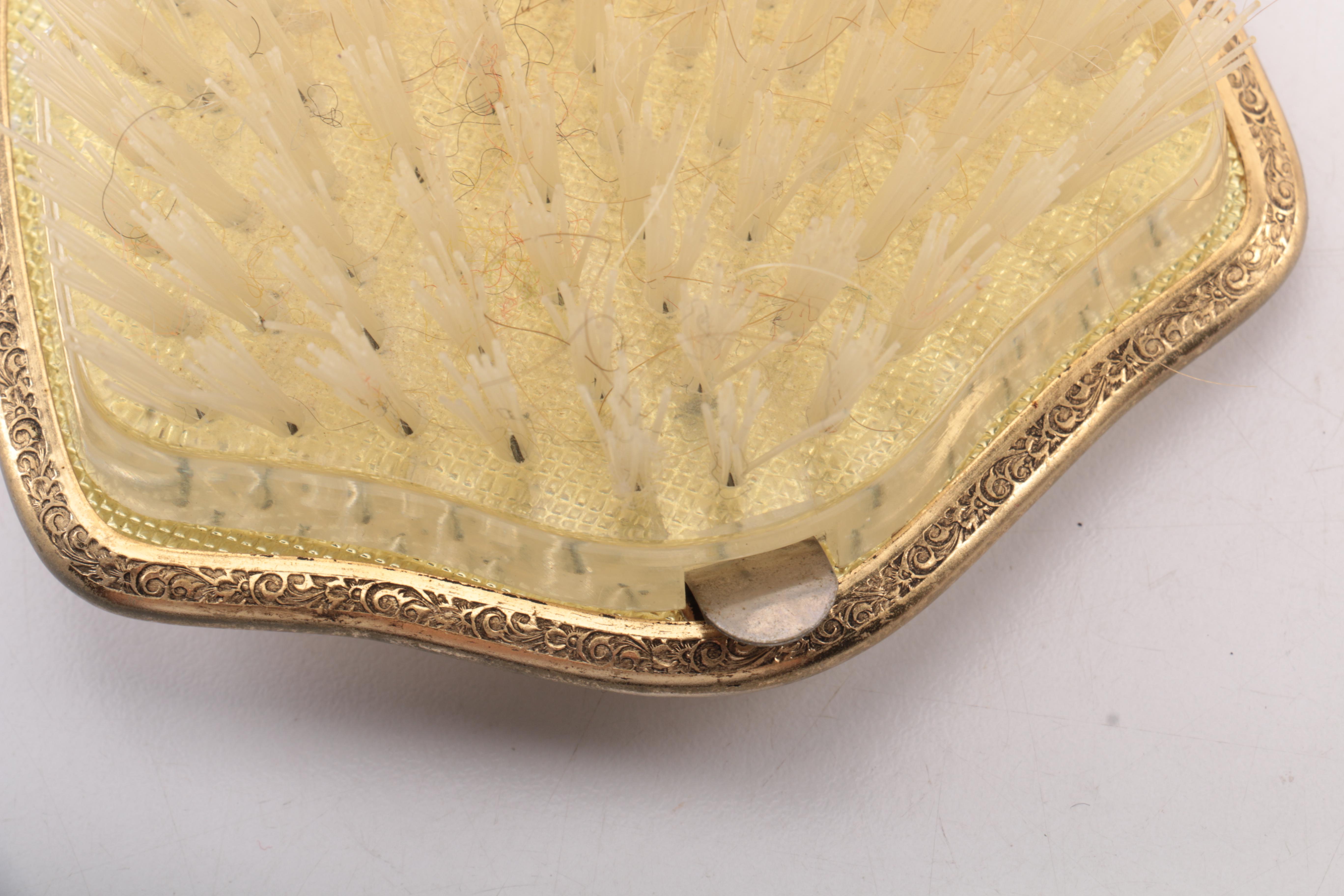 Vintage Vanity Décor Including Ardalt