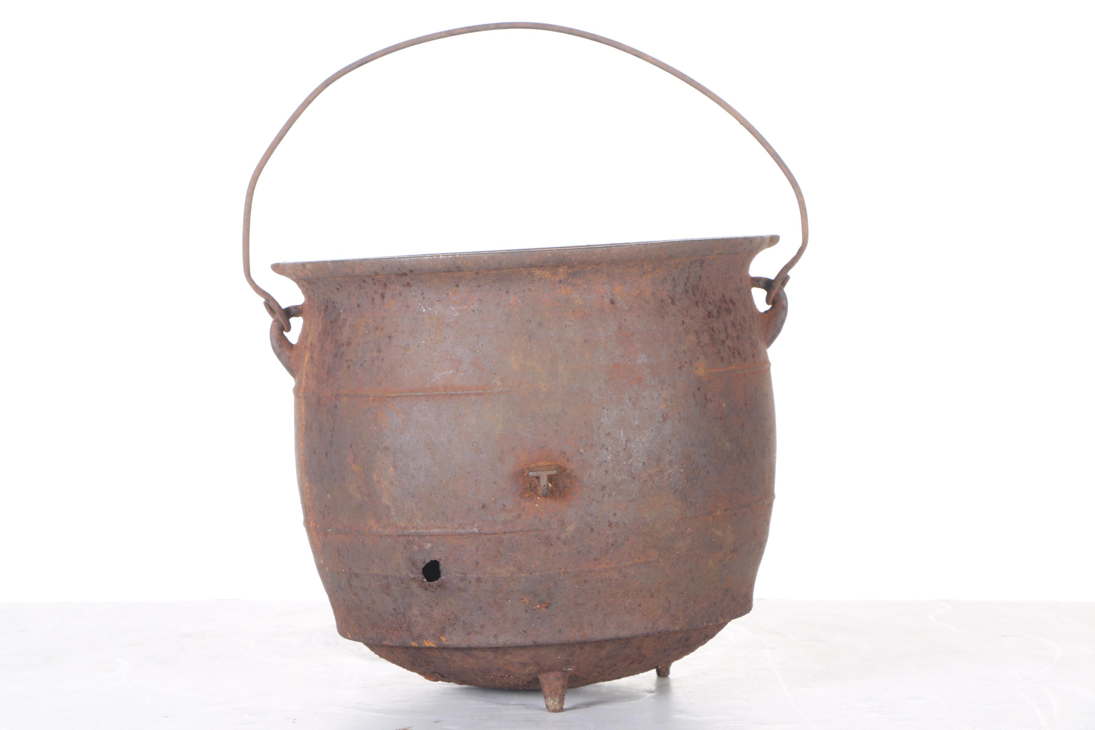 Vintage Cast Iron Cooking Pots