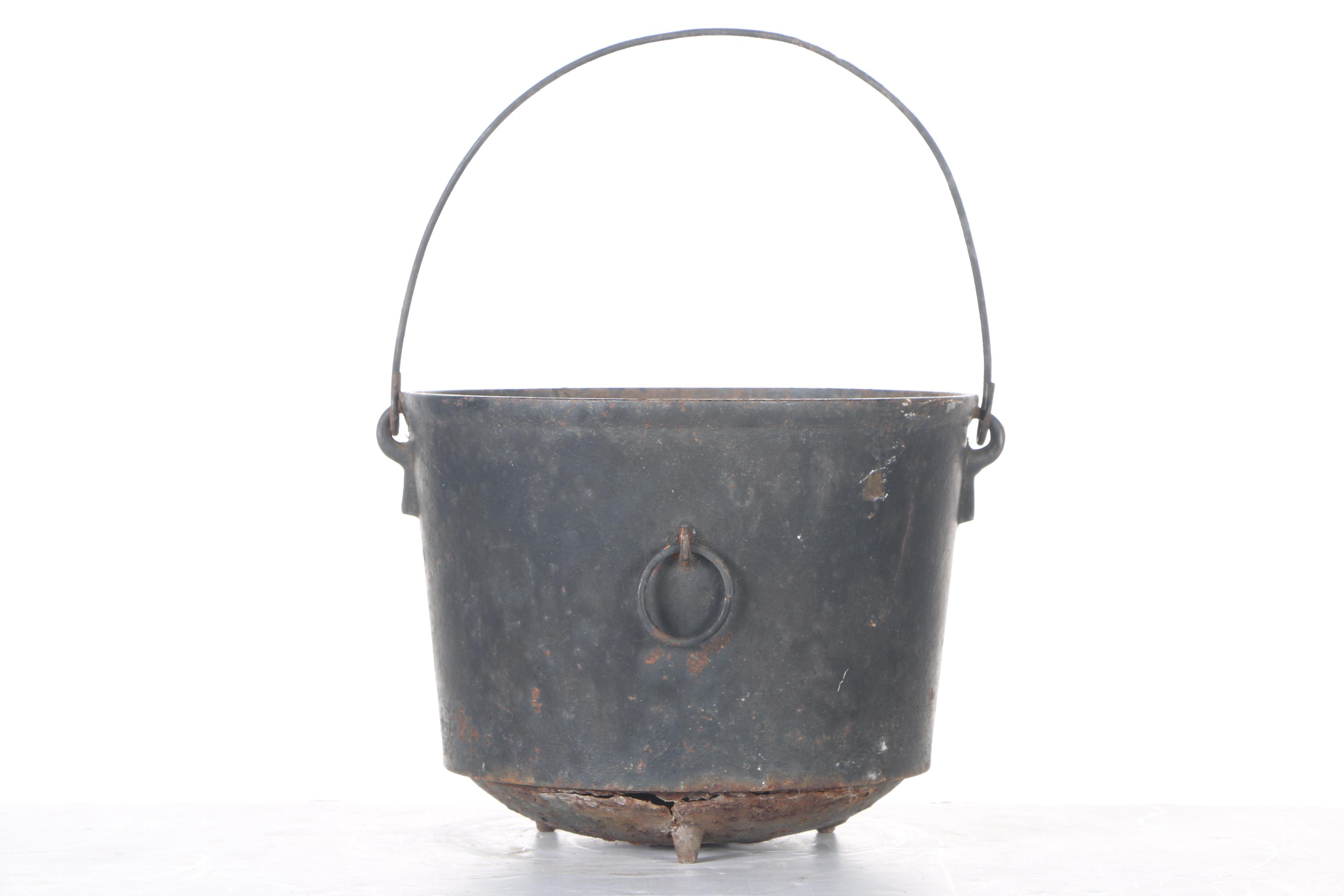 Vintage Cast Iron Cooking Pots
