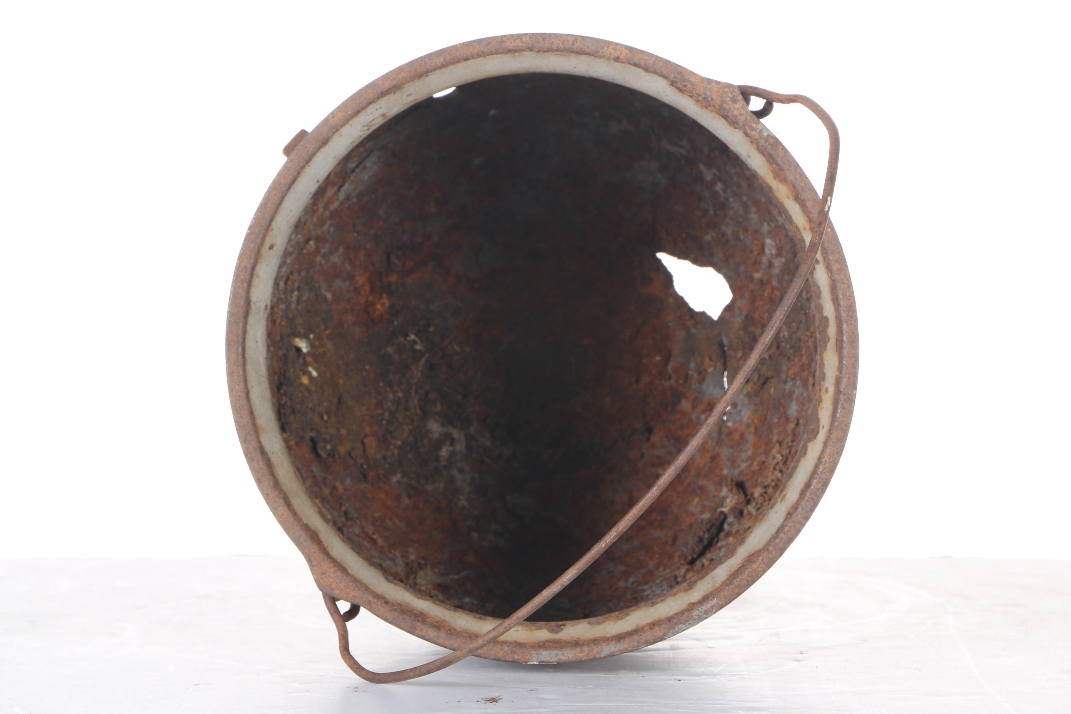 Vintage Cast Iron Cooking Pots