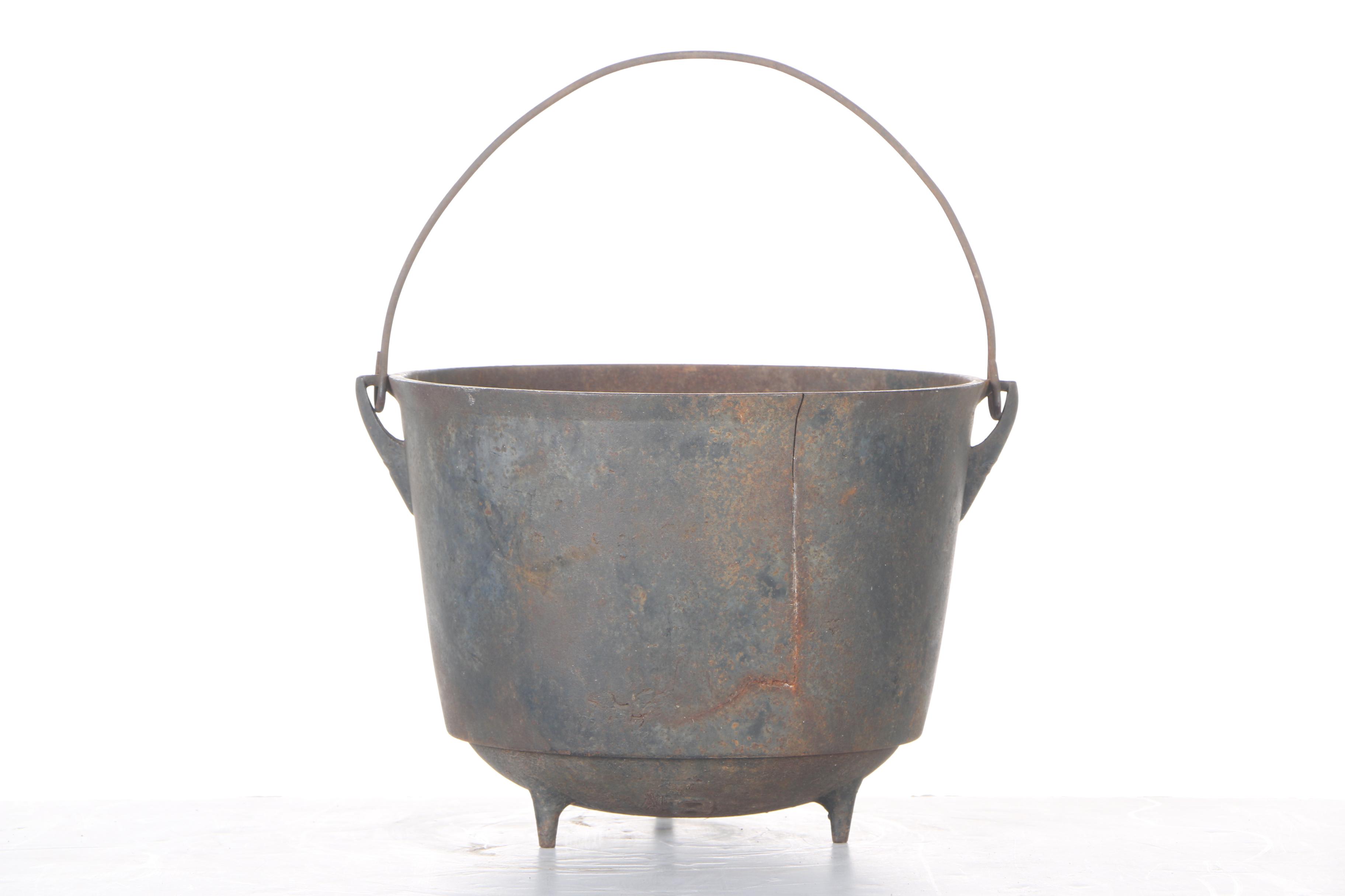 Vintage Cast Iron Cooking Pots