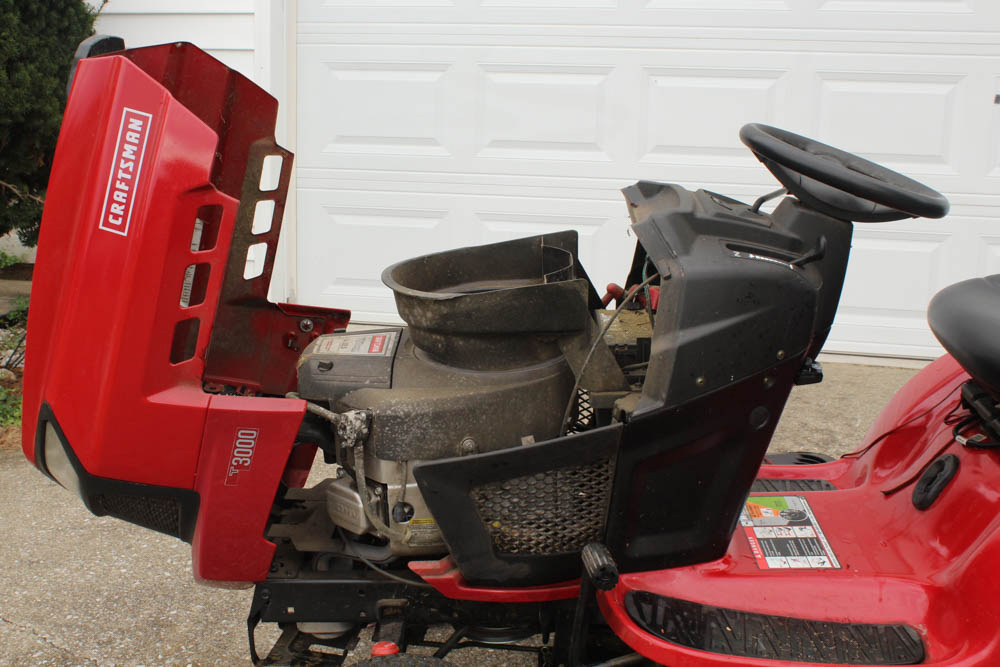 YT3000 Craftsman riding Lawn Mower and Trailer