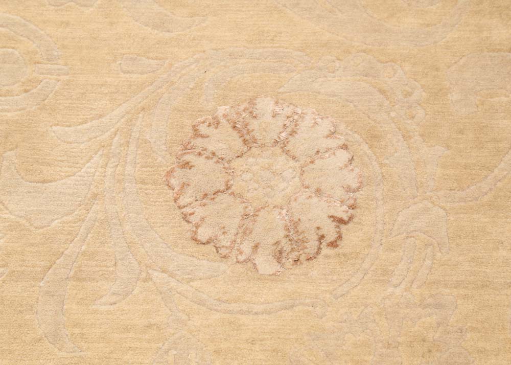 Machine Tufted and Carved Area Rug