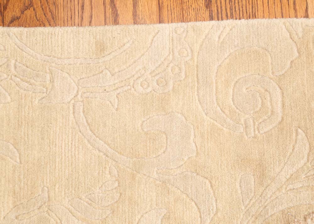Machine Tufted and Carved Area Rug