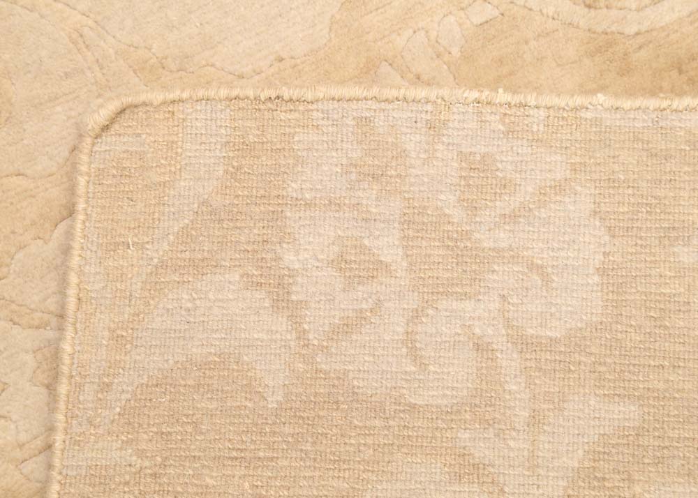 Machine Tufted and Carved Area Rug