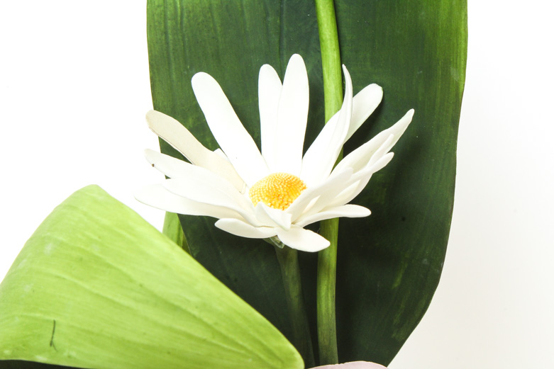 Boehm Vintage Limited Edition Porcelain Sculpture "Peach Rose with Daisies"