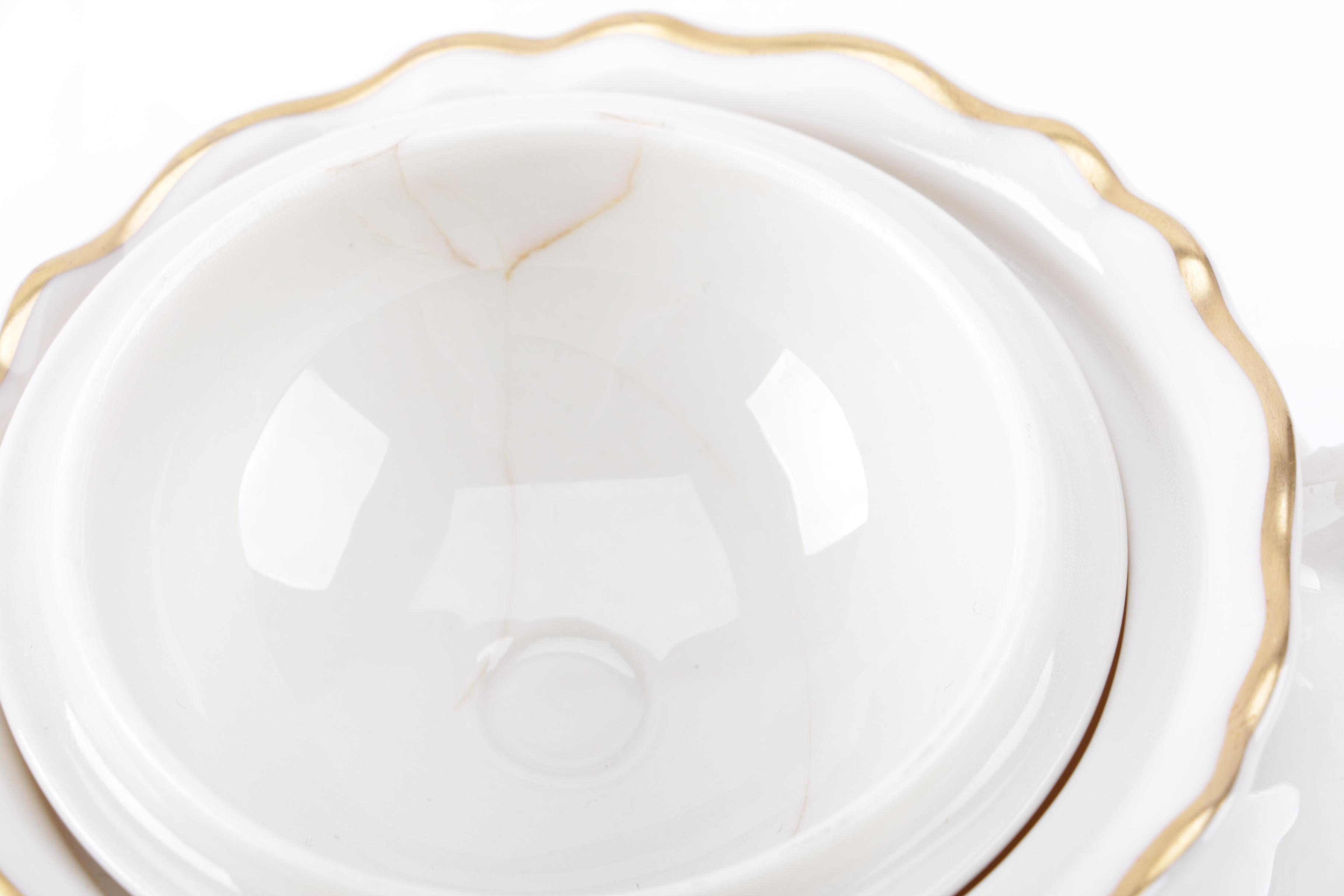 Syracuse "Victoria" Porcelain Serveware