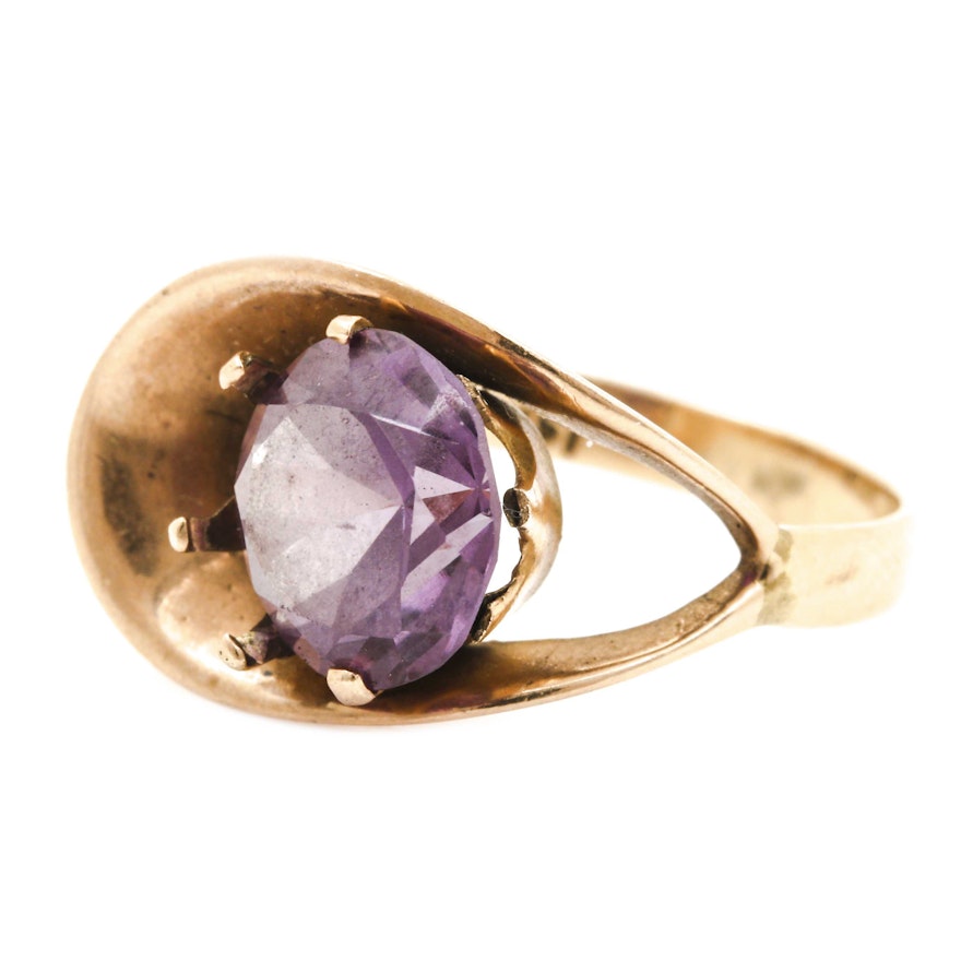 14K Yellow Gold Color Change Sapphire Solitaire