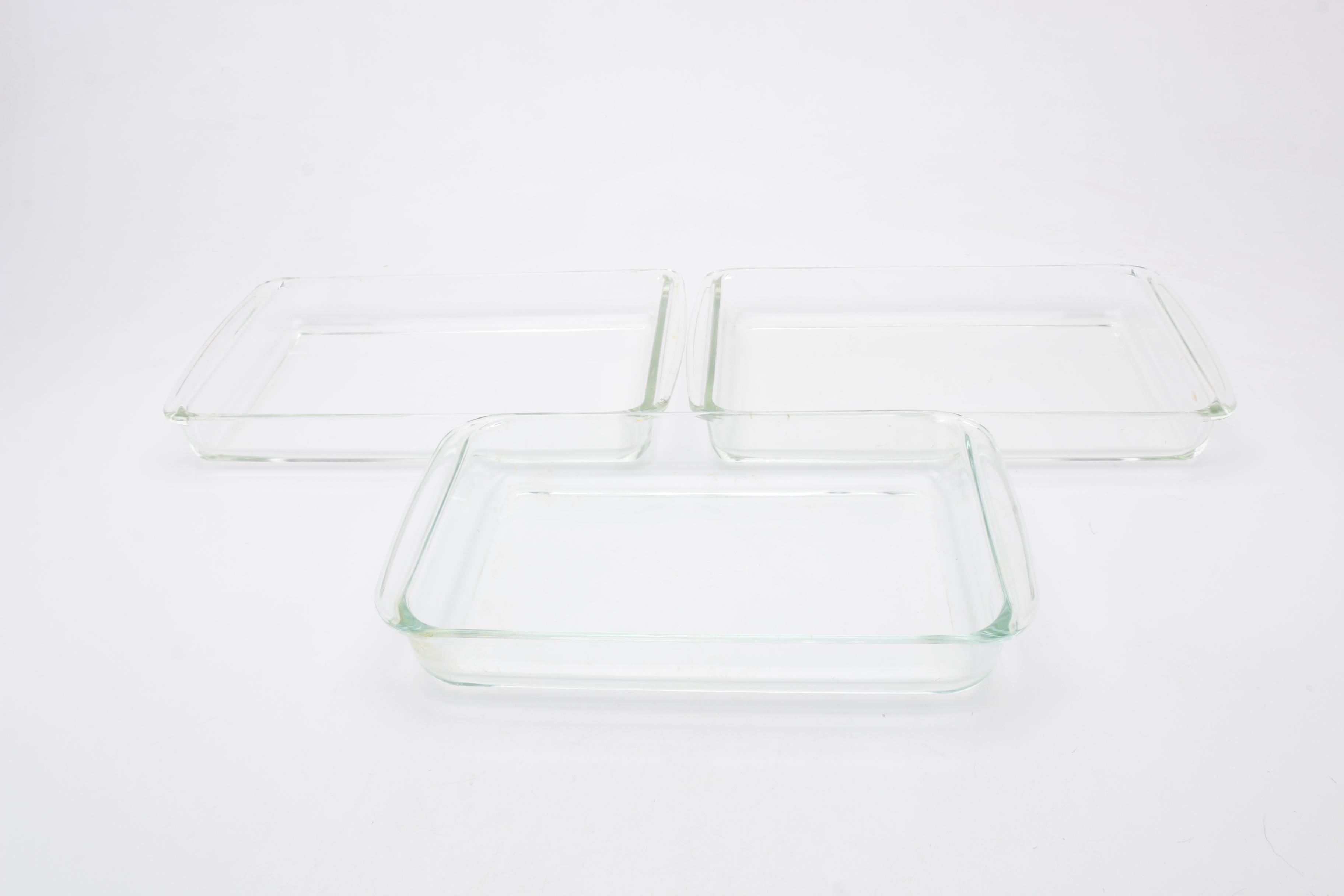 Ovenware Assortment Including Pyrex and Corning Ware