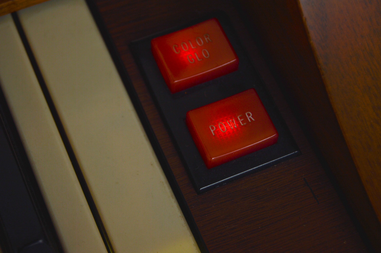 Thomas Californian 263 Electric Organ, Bench and Realistic Speakers