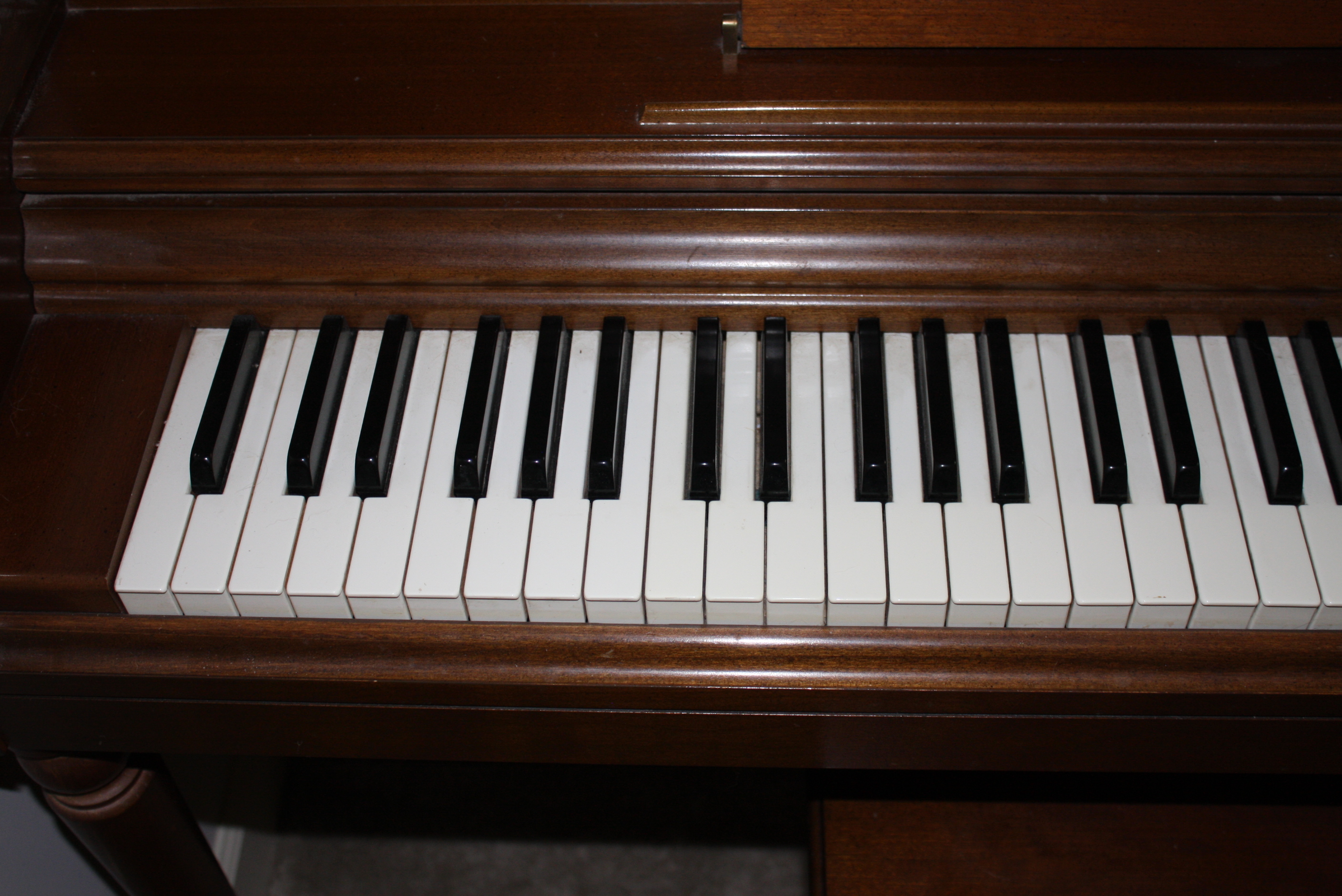Vintage Wurlitzer Spinet Piano