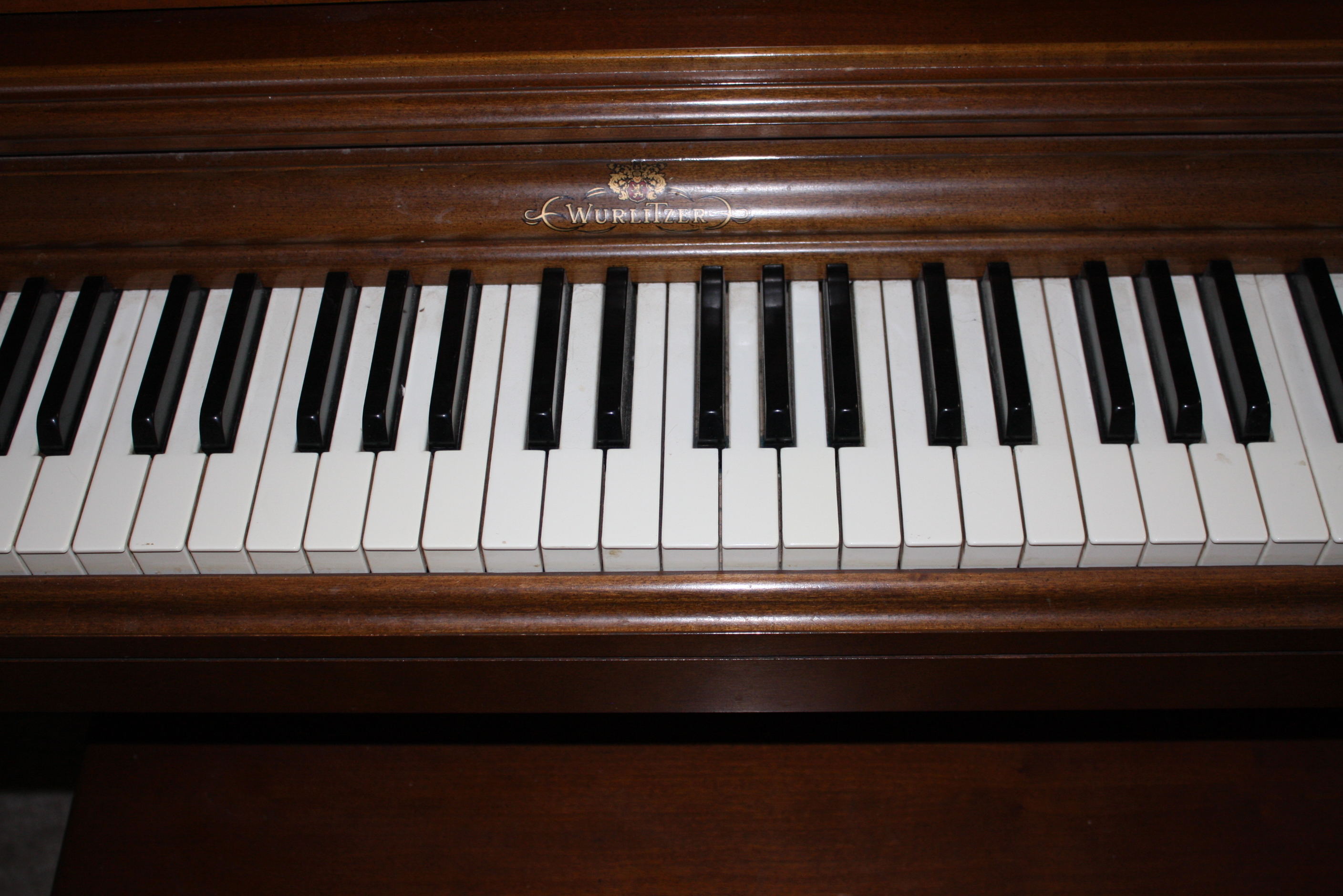 Vintage Wurlitzer Spinet Piano