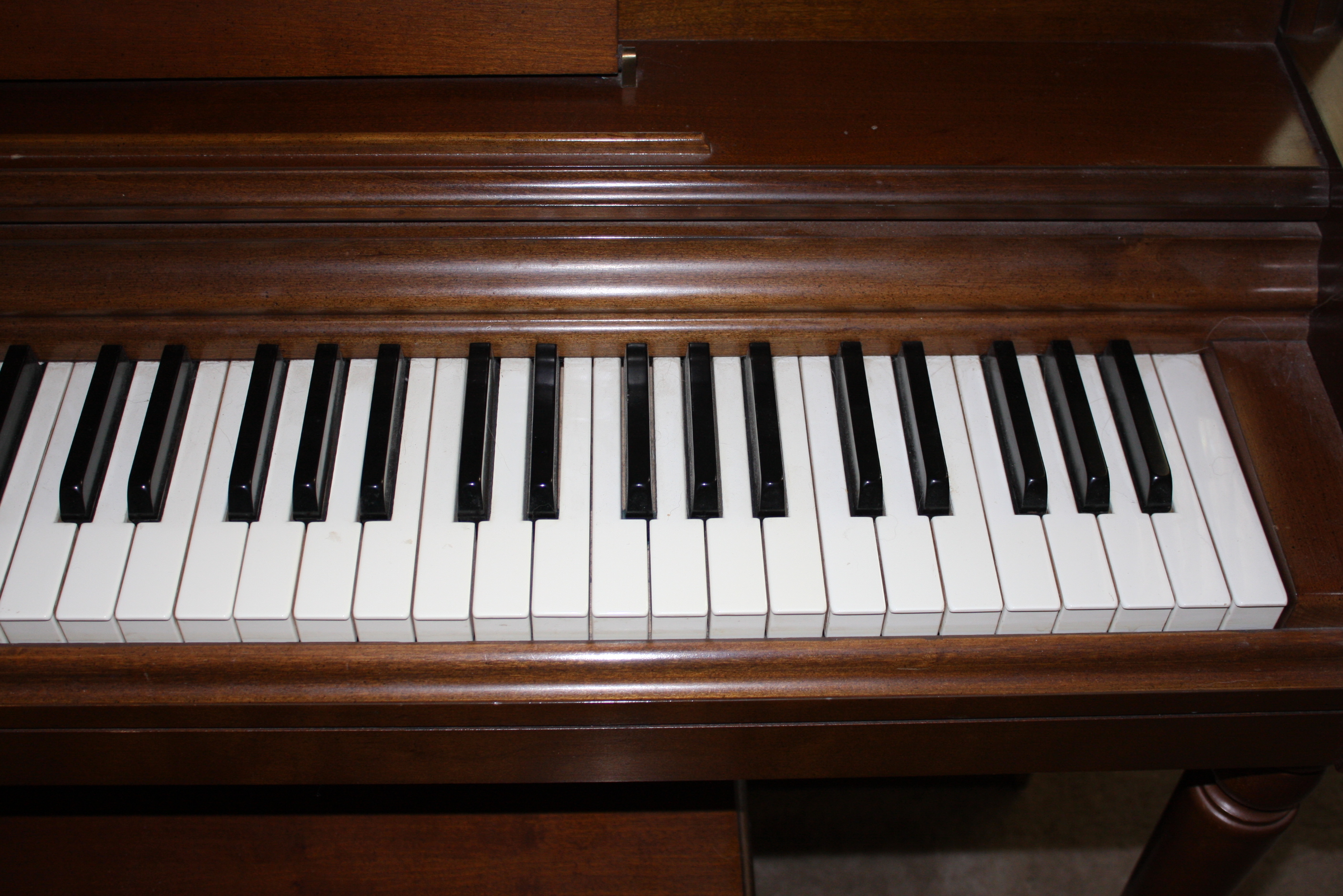 Vintage Wurlitzer Spinet Piano