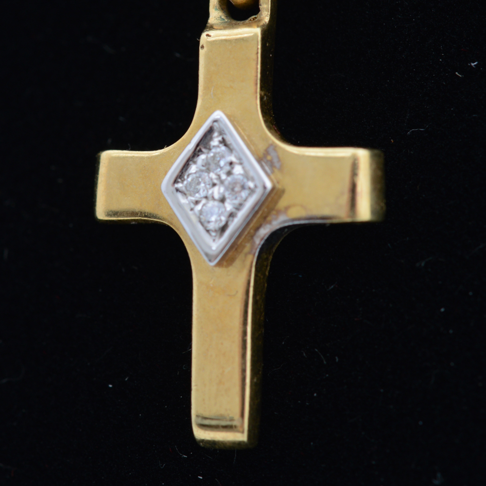 18K Yellow Gold Diamond Cross Pendant Necklace