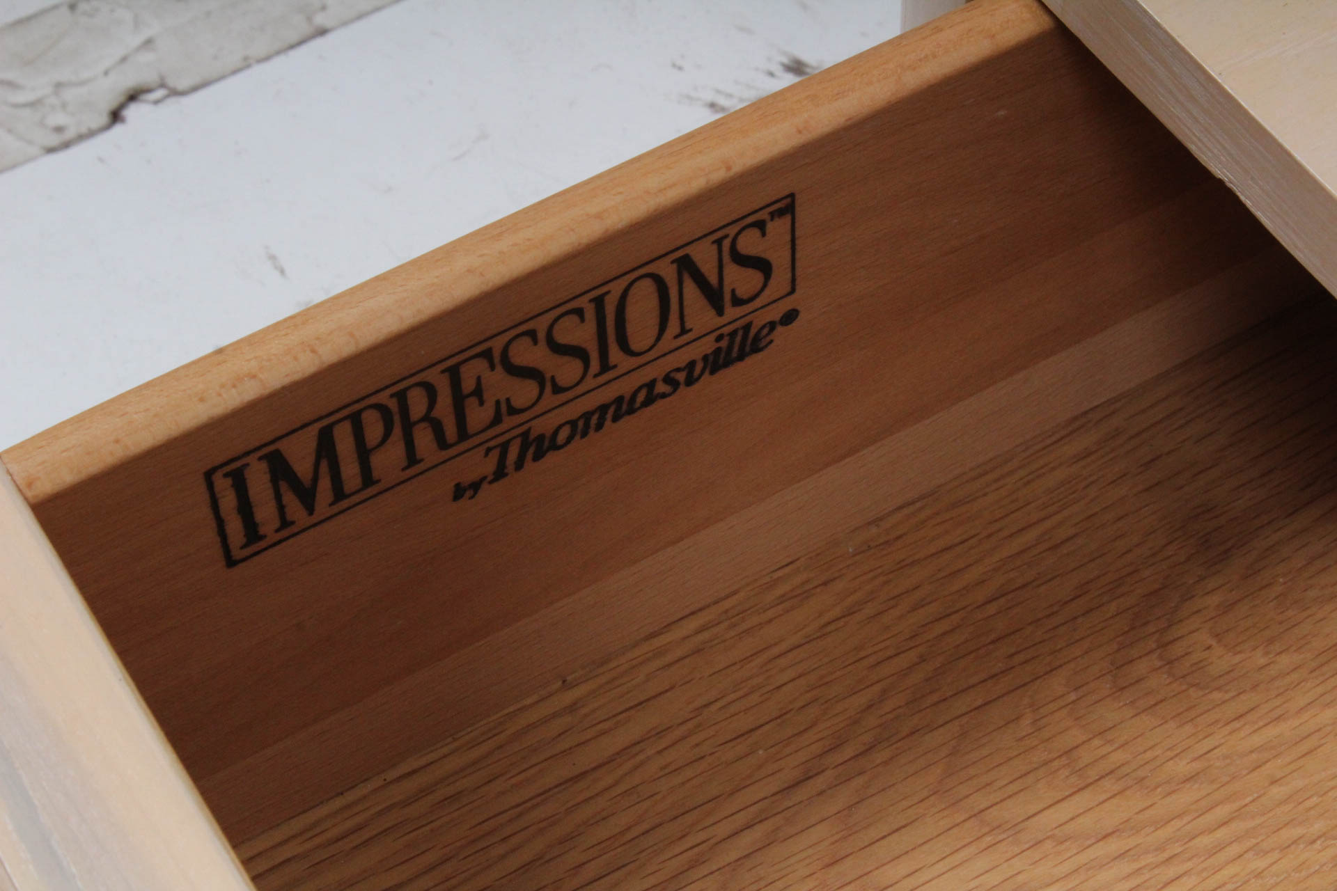 Thomasville 'Impressions' Nightstands