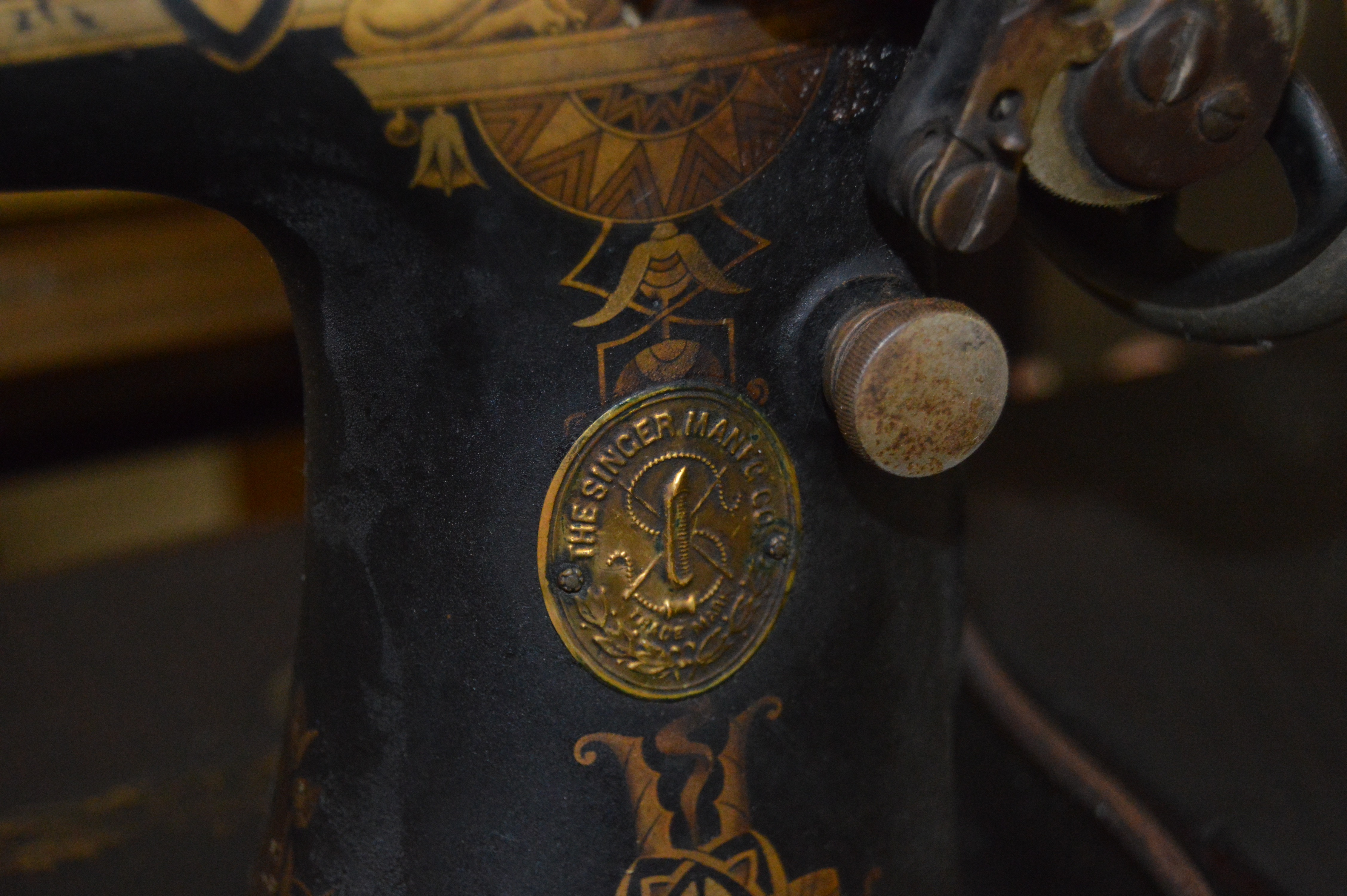 Antique Singer Sewing Machine and Table, Circa 1914