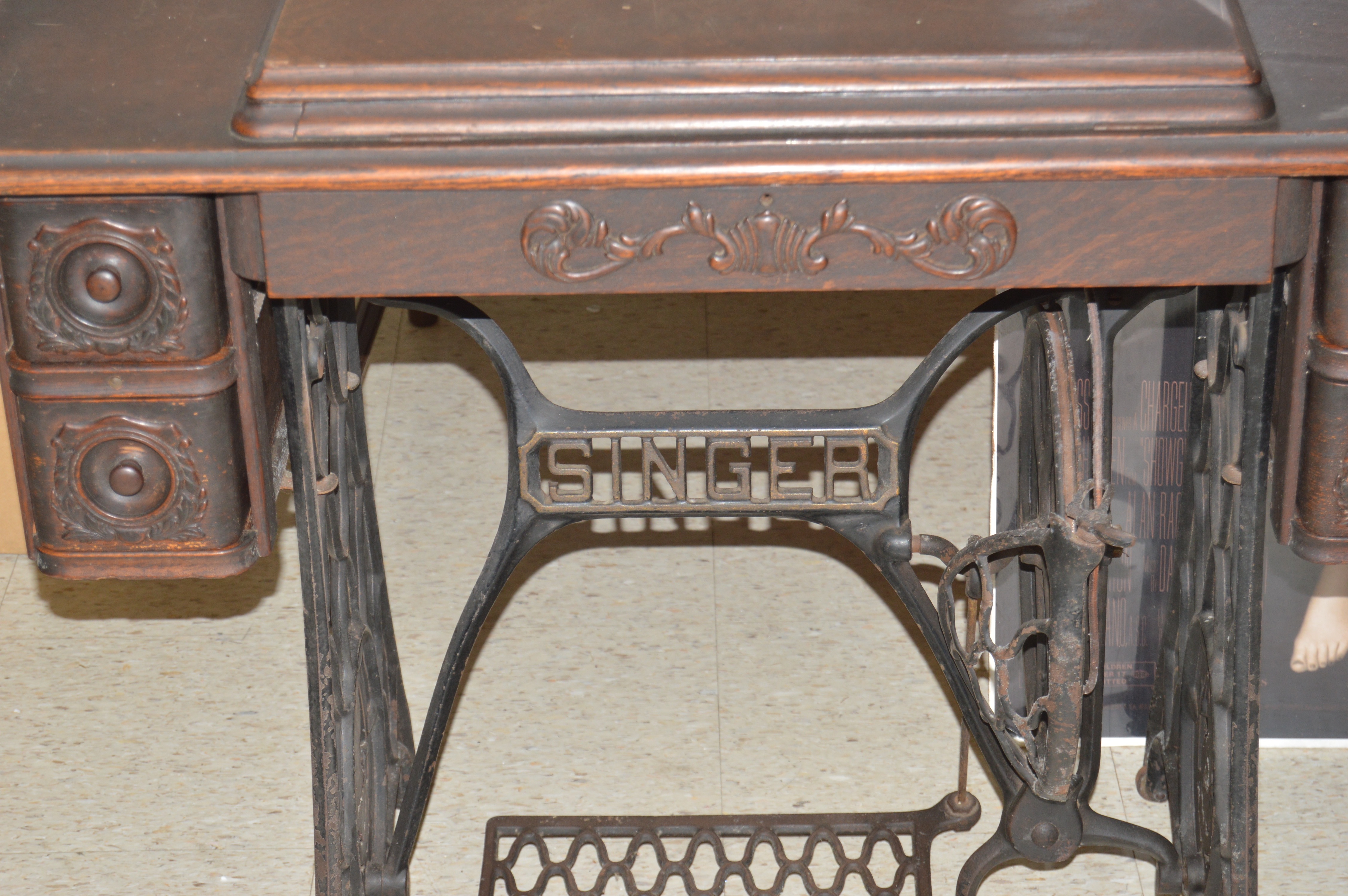 Antique Singer Sewing Machine and Table, Circa 1914