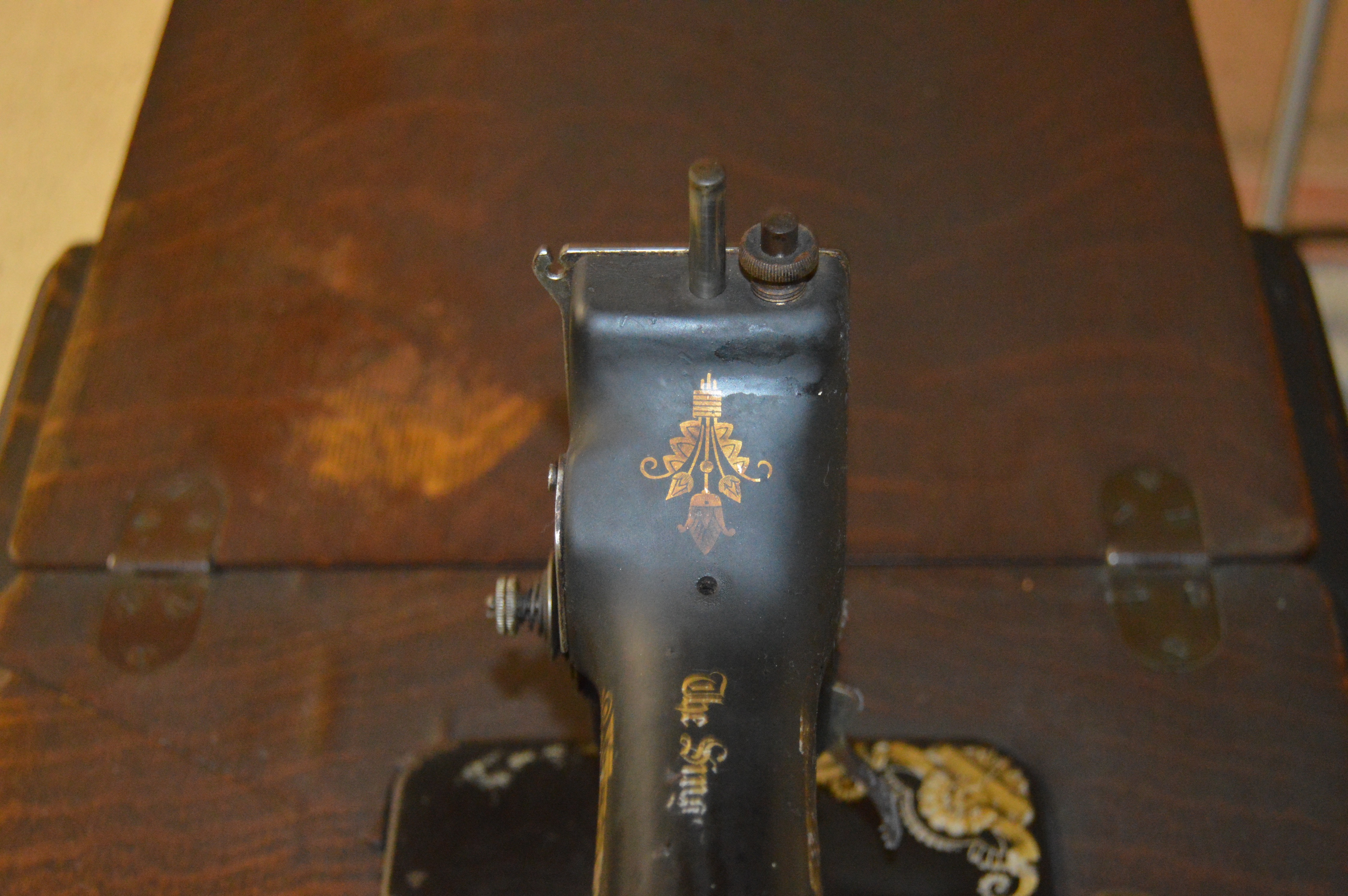 Antique Singer Sewing Machine and Table, Circa 1914