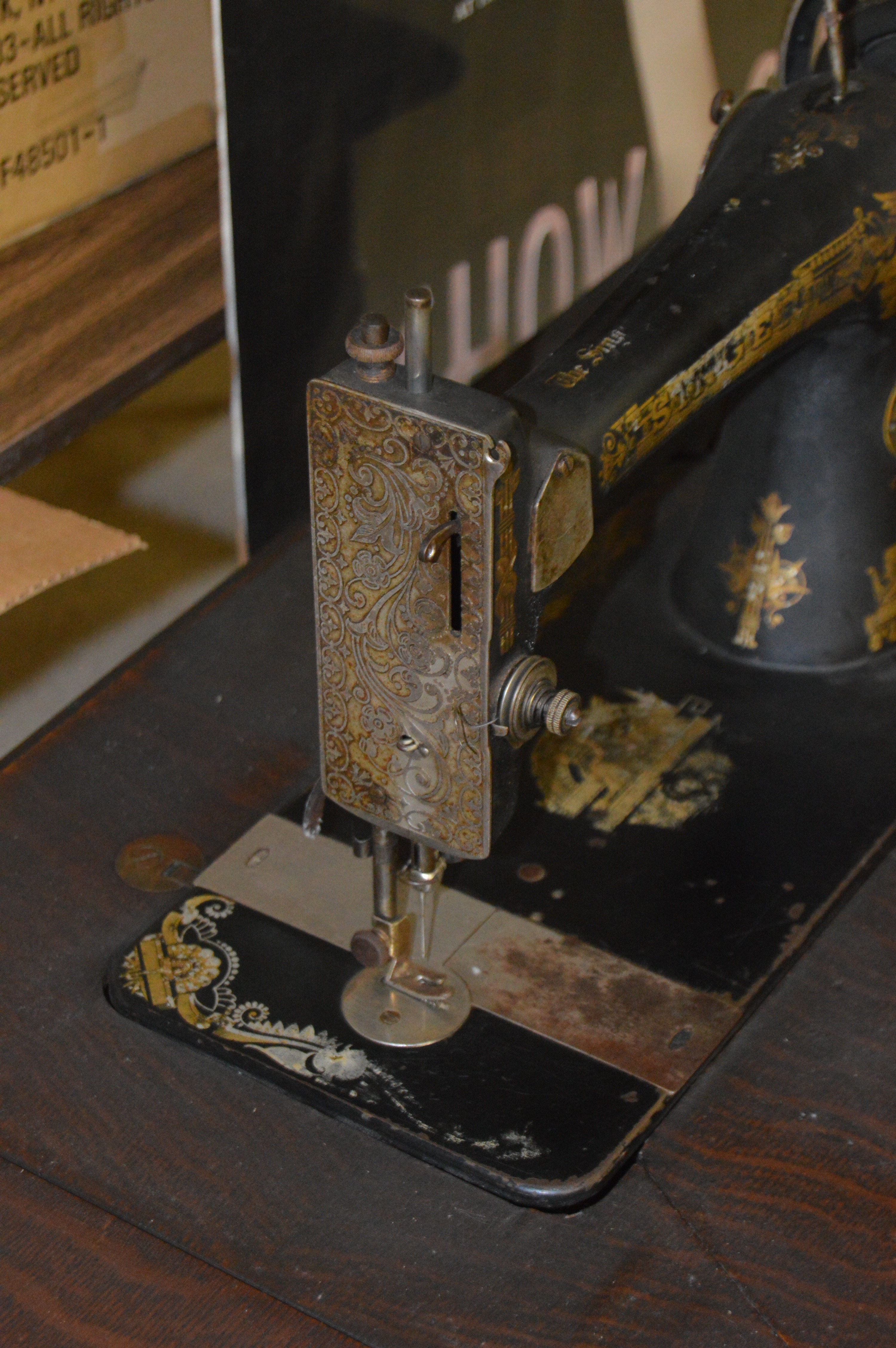 Antique Singer Sewing Machine and Table, Circa 1914