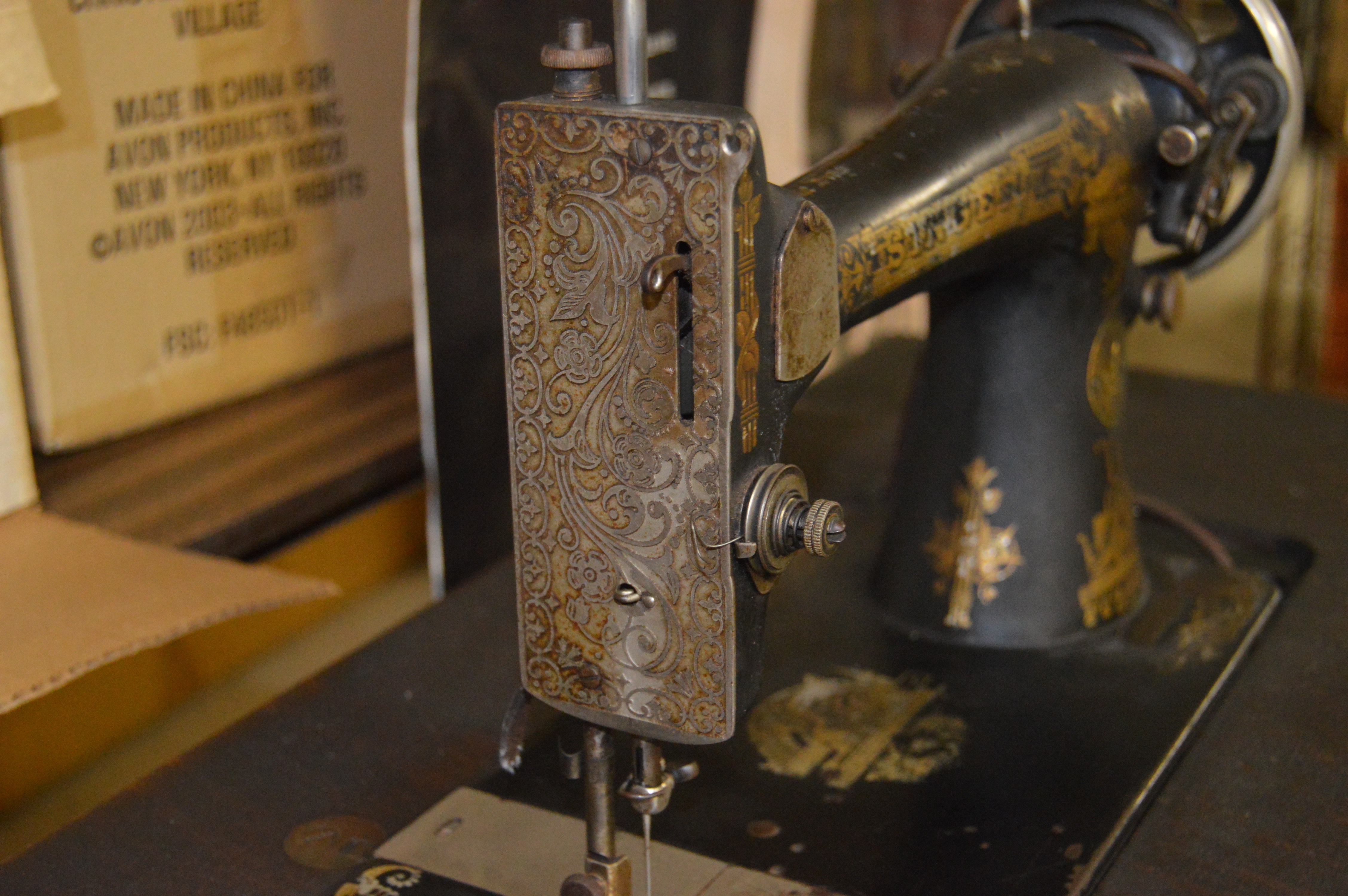 Antique Singer Sewing Machine and Table, Circa 1914