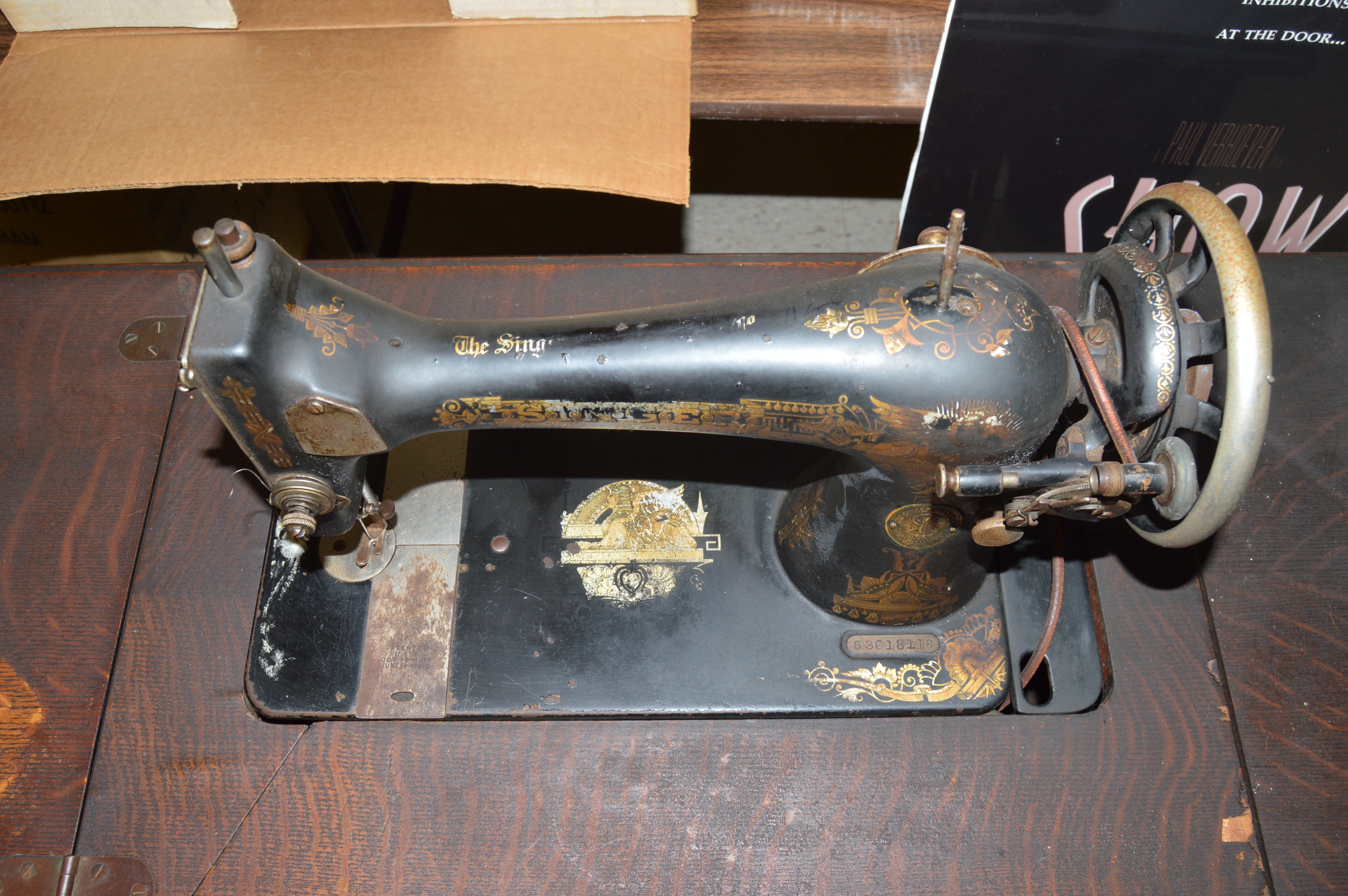 Antique Singer Sewing Machine and Table, Circa 1914