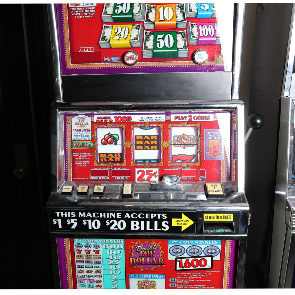 "Double Top Dollar" Slot Machine