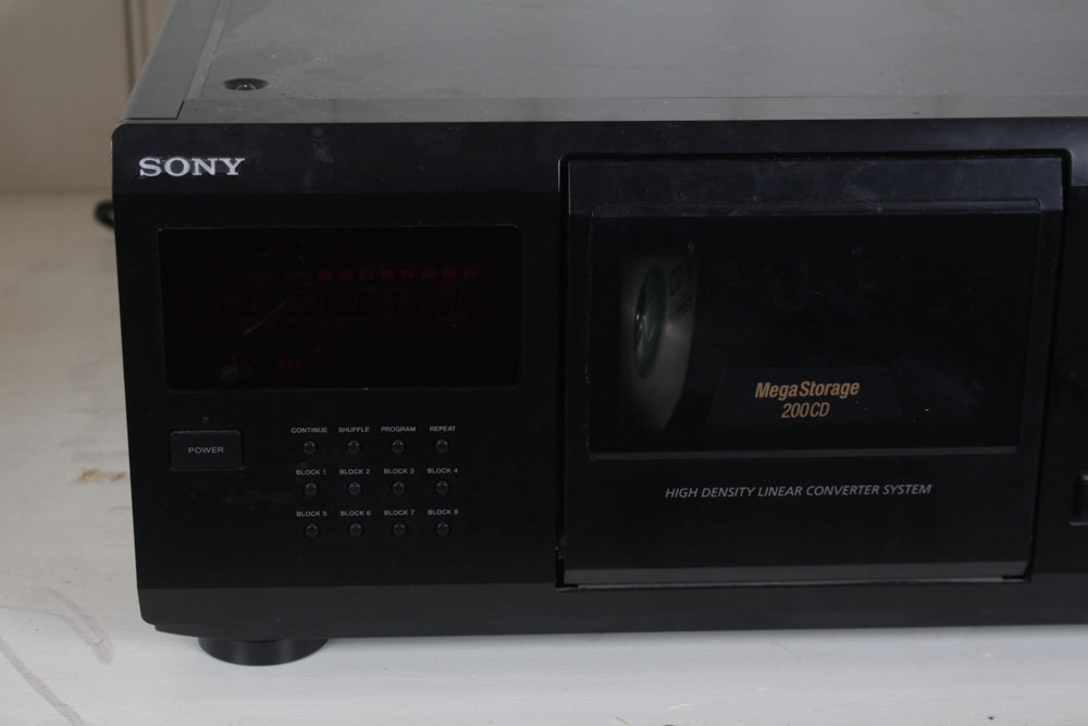 Sony MegaStorage 200-Disc CD Changer