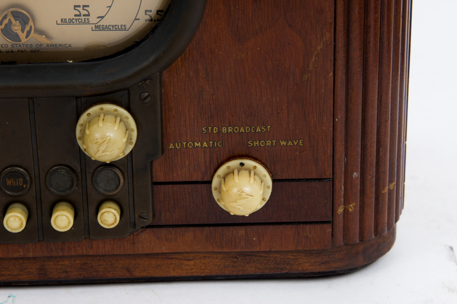 Vintage 1939 Zenith Radio